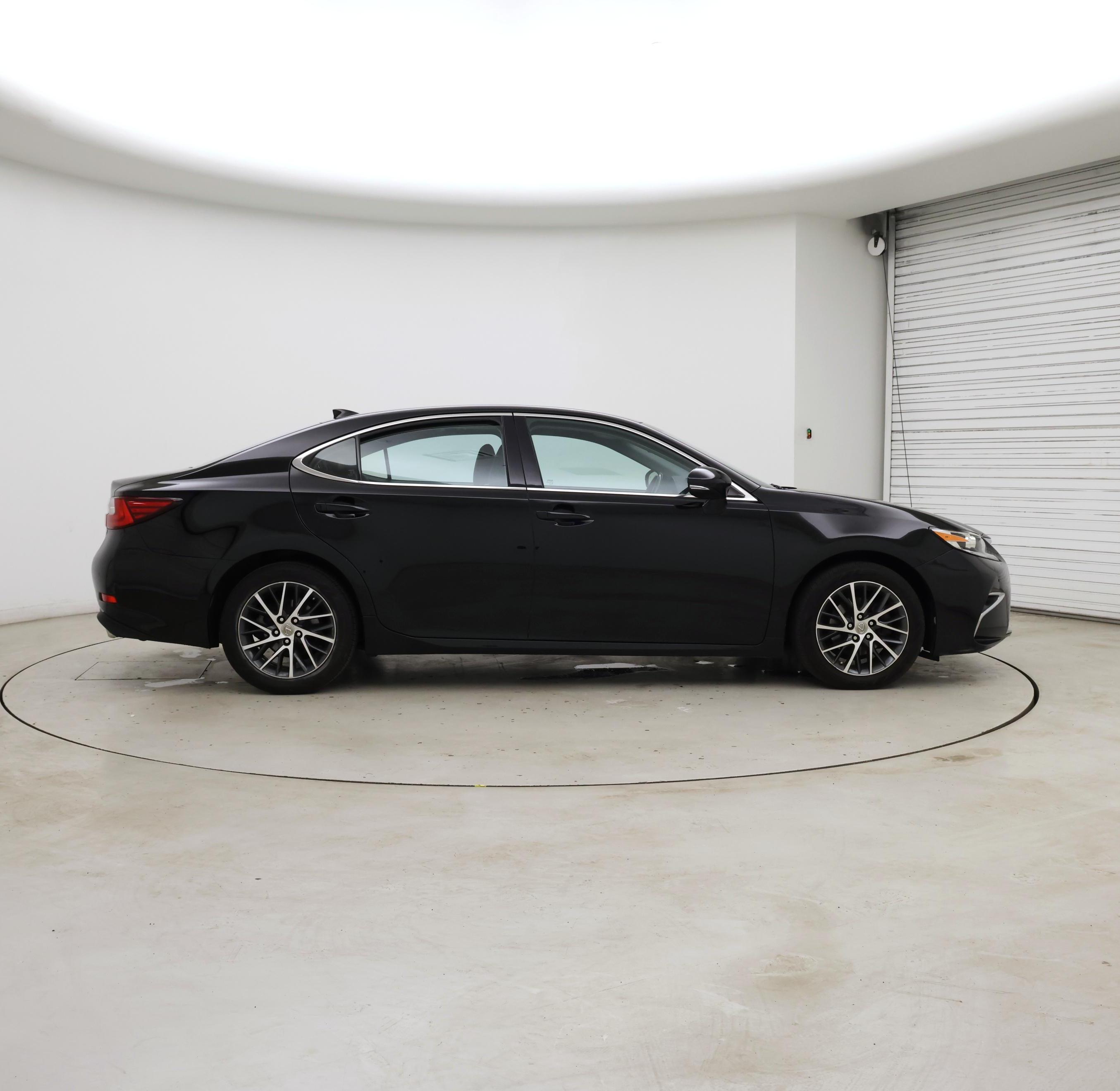 Thumbnail: 2016 Lexus ES - 7