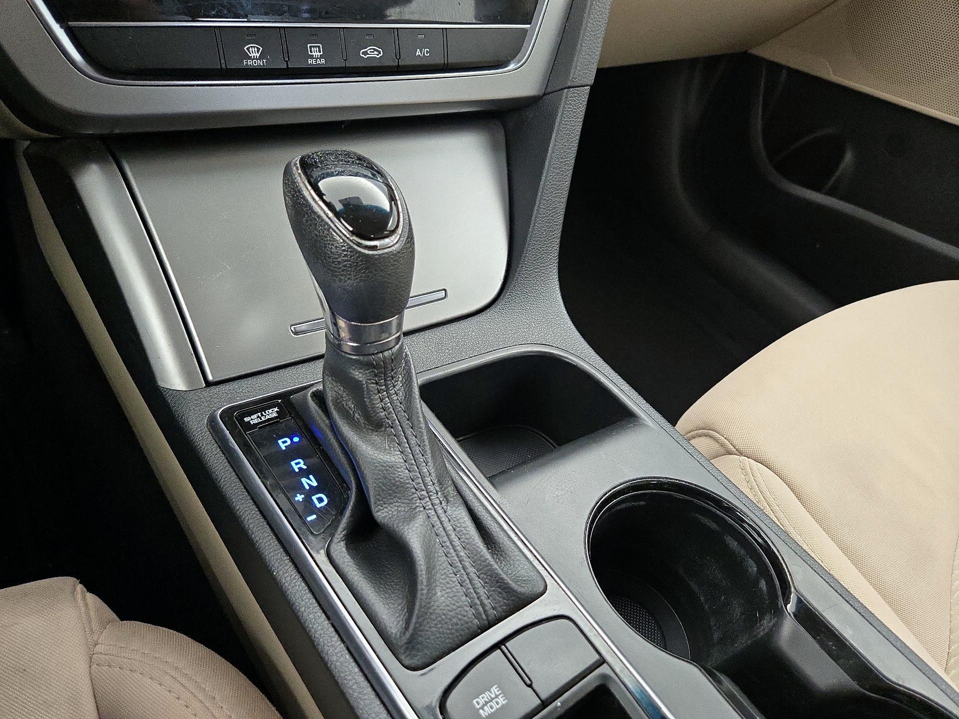 Thumbnail: 2016 Hyundai Sonata - 17