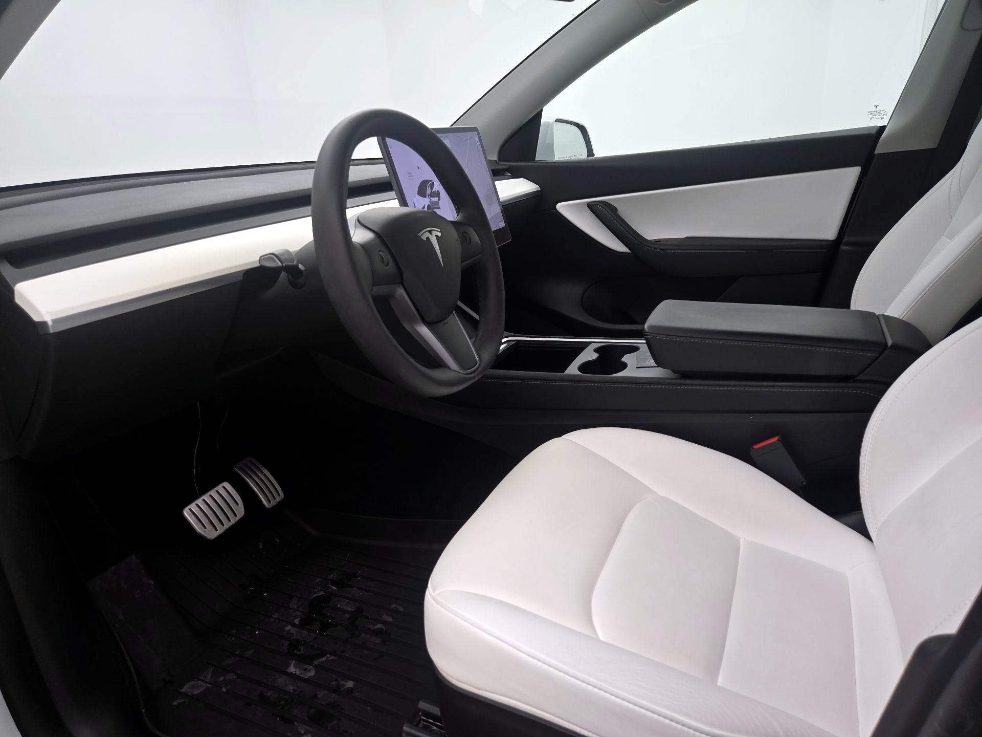 Thumbnail: 2022 Tesla Model Y - 11