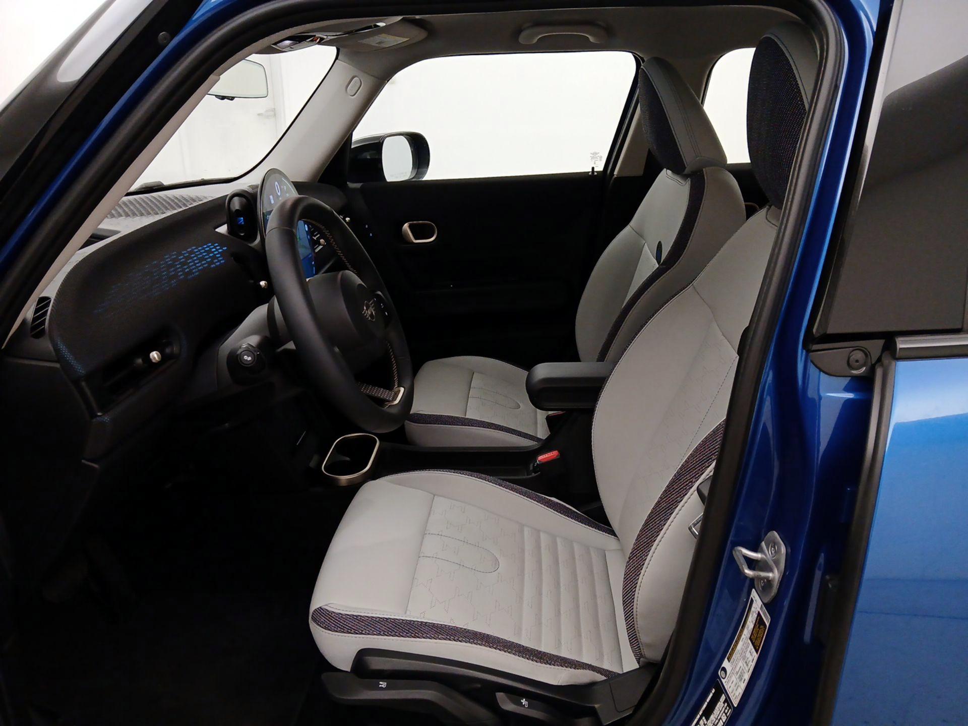 Thumbnail: 2025 MINI Cooper Hardtop - 11