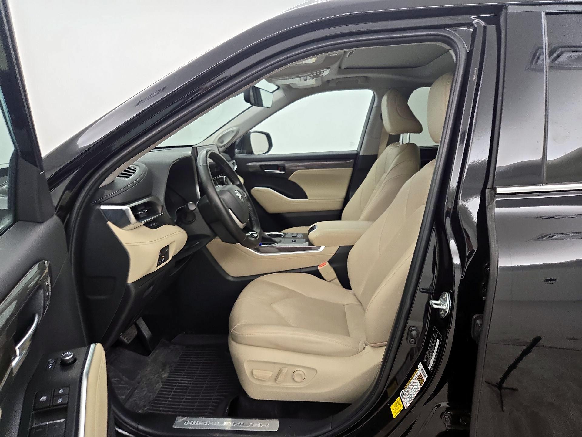 Thumbnail: 2024 Toyota Highlander - 11