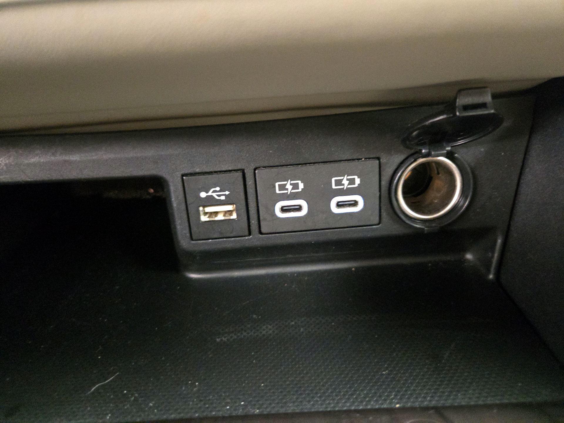Thumbnail: 2024 Toyota Highlander - 18