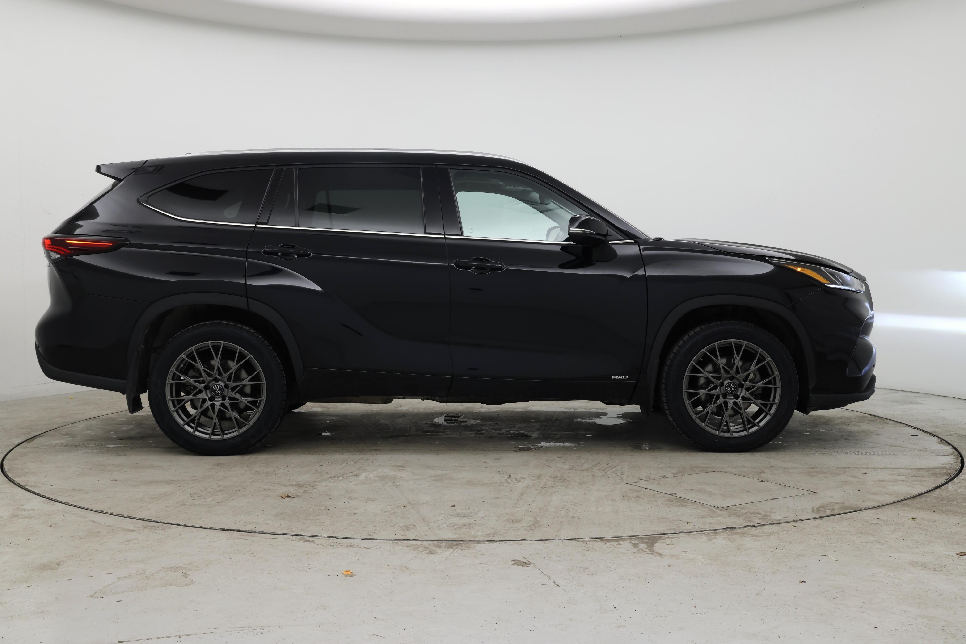 Thumbnail: 2024 Toyota Highlander - 7
