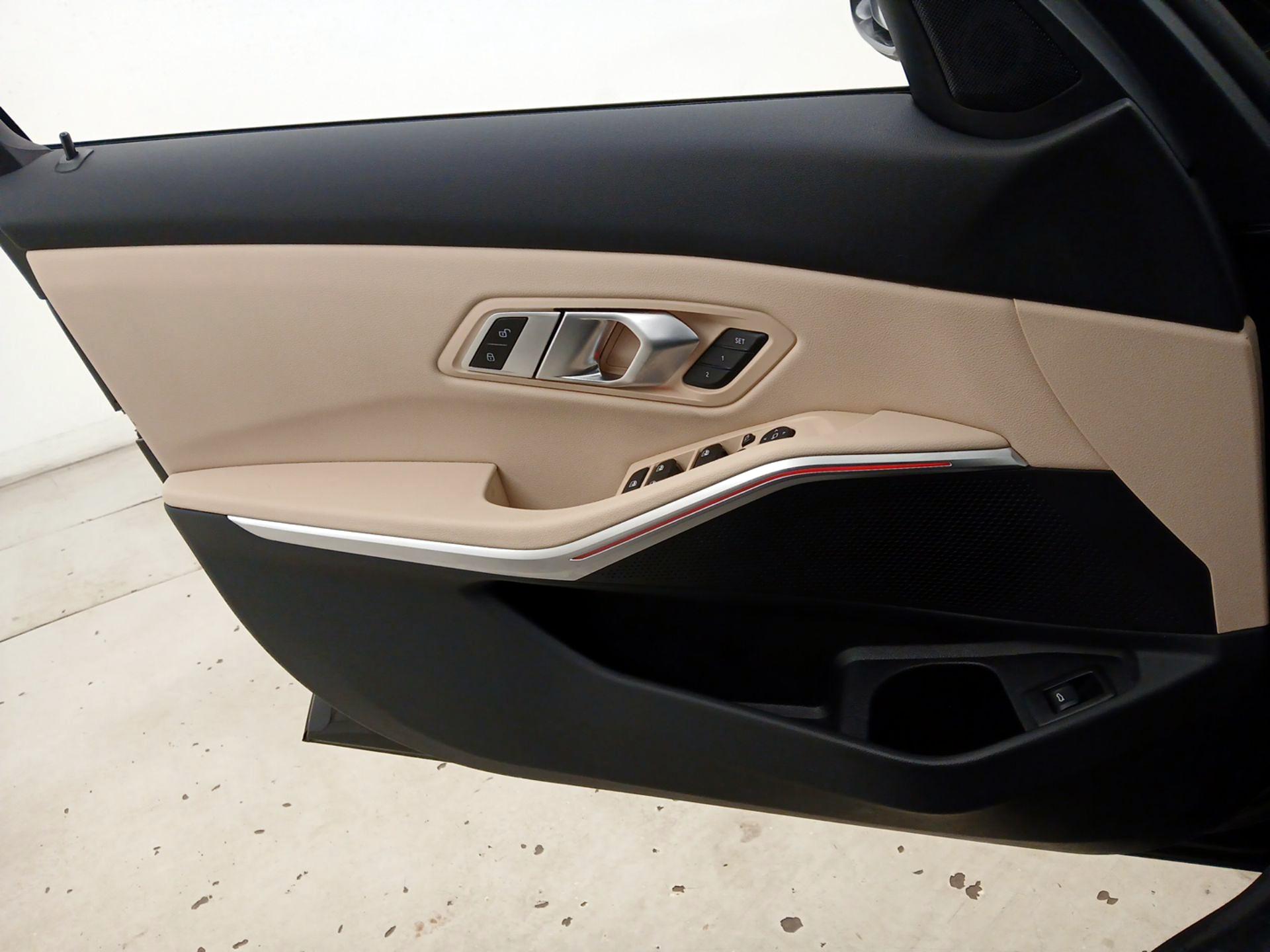 Thumbnail: 2023 BMW 3 Series - 12