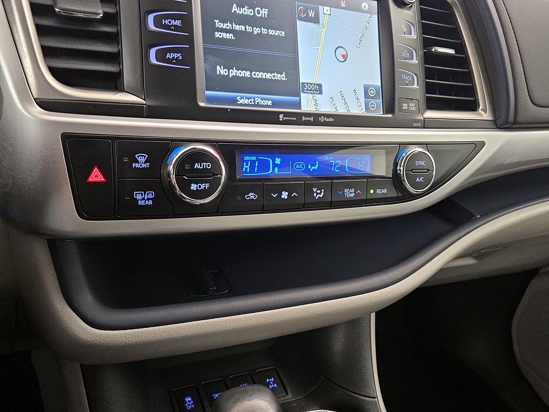 Thumbnail: 2017 Toyota Highlander - 17