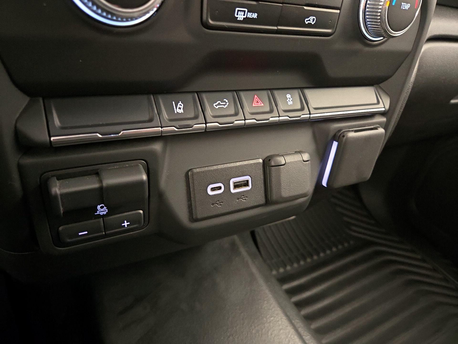 Thumbnail: 2025 GMC Sierra 2500 - 18