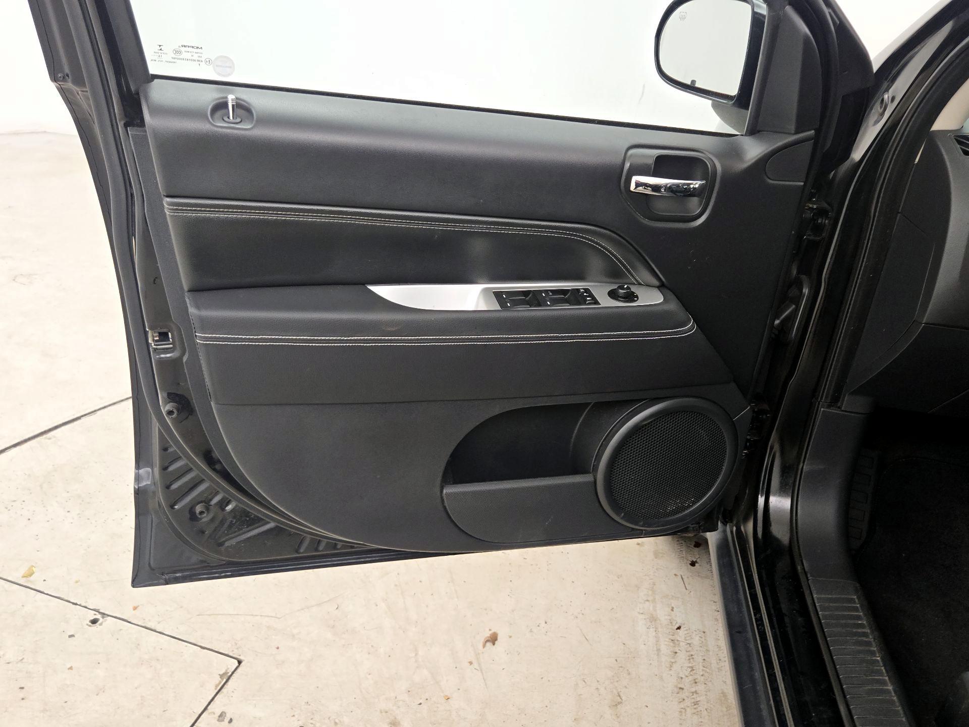 Thumbnail: 2017 Jeep Compass - 12