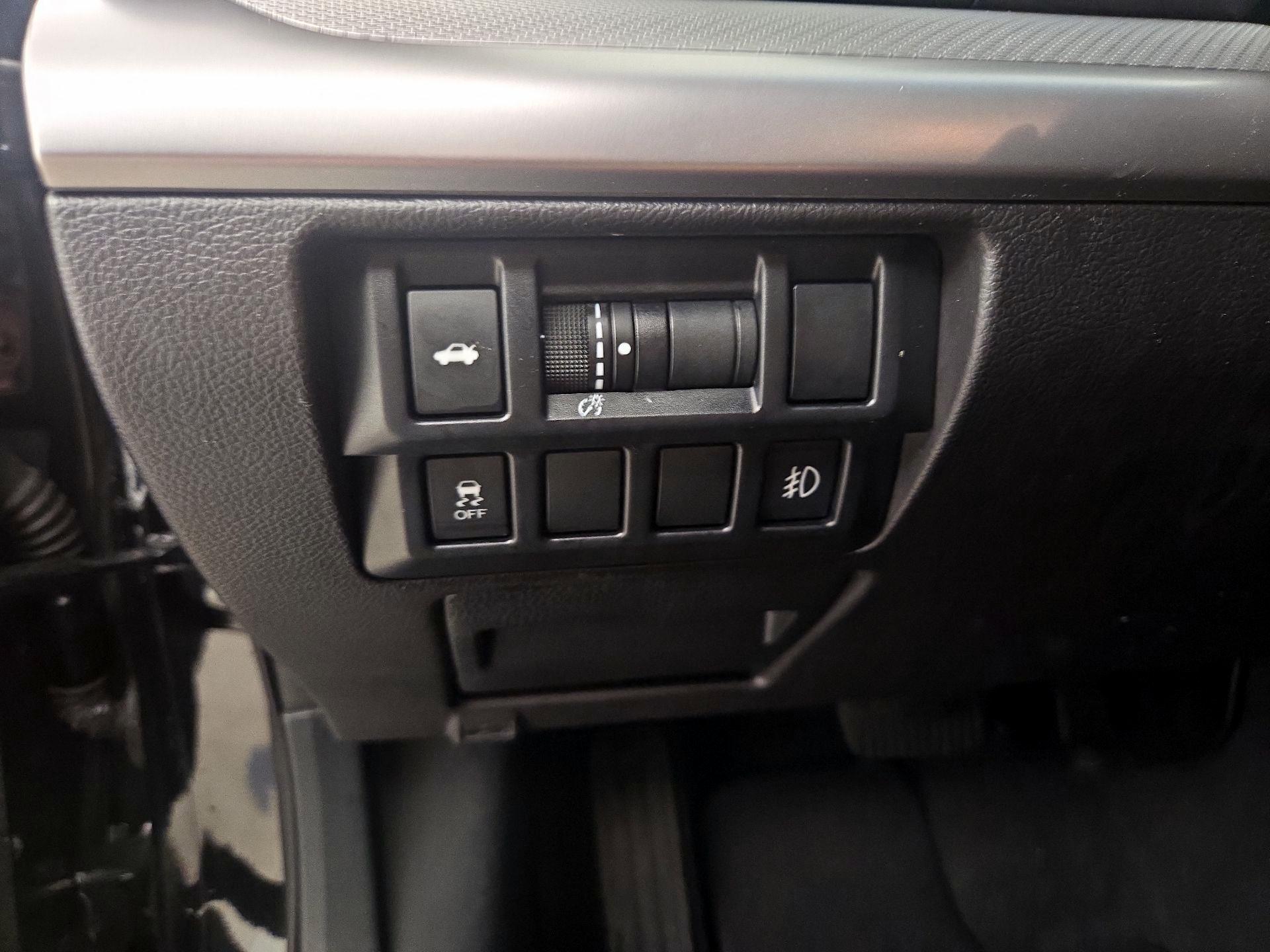 Thumbnail: 2016 Subaru Legacy - 13