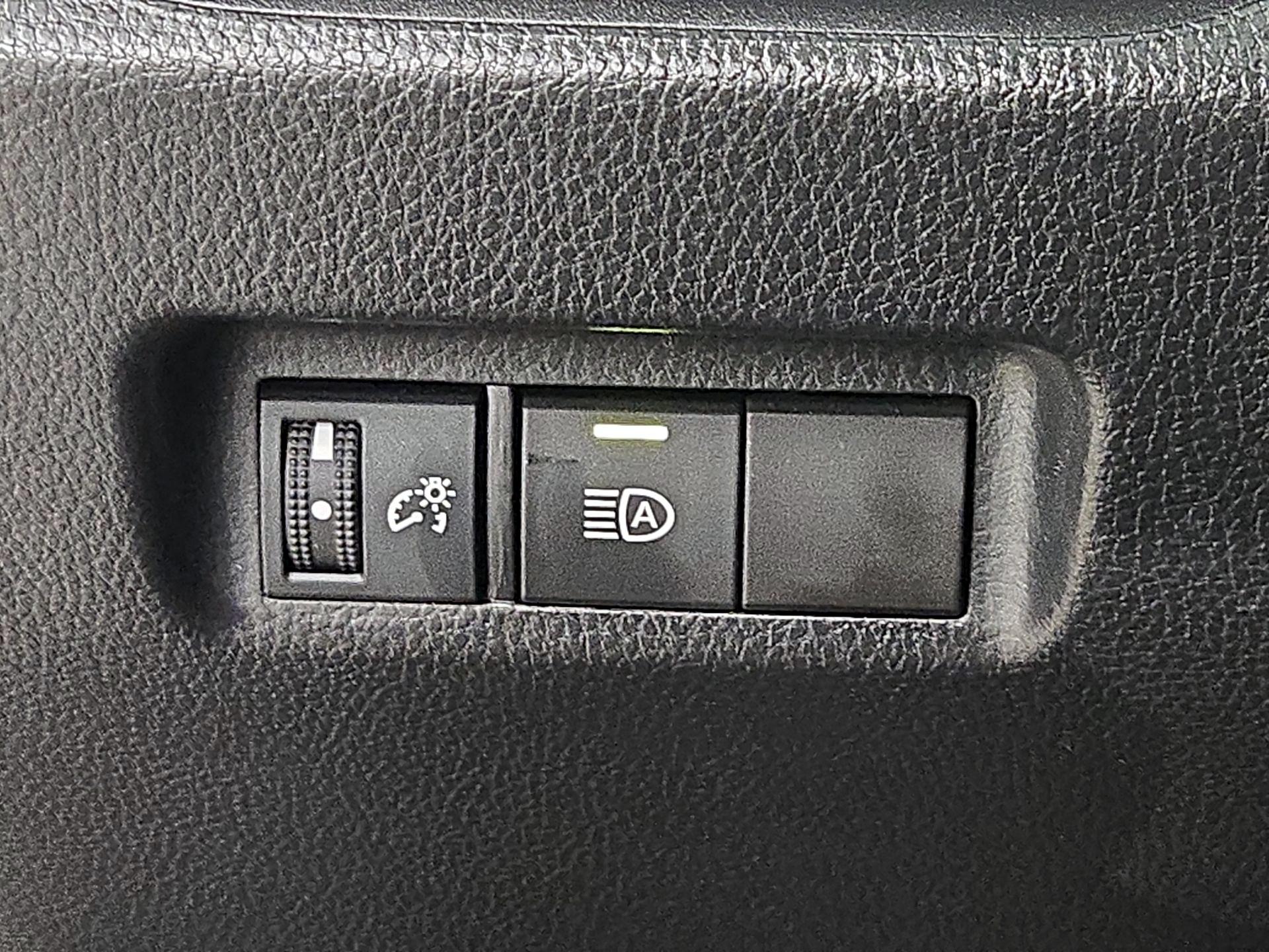 Thumbnail: 2022 Toyota RAV4 - 13