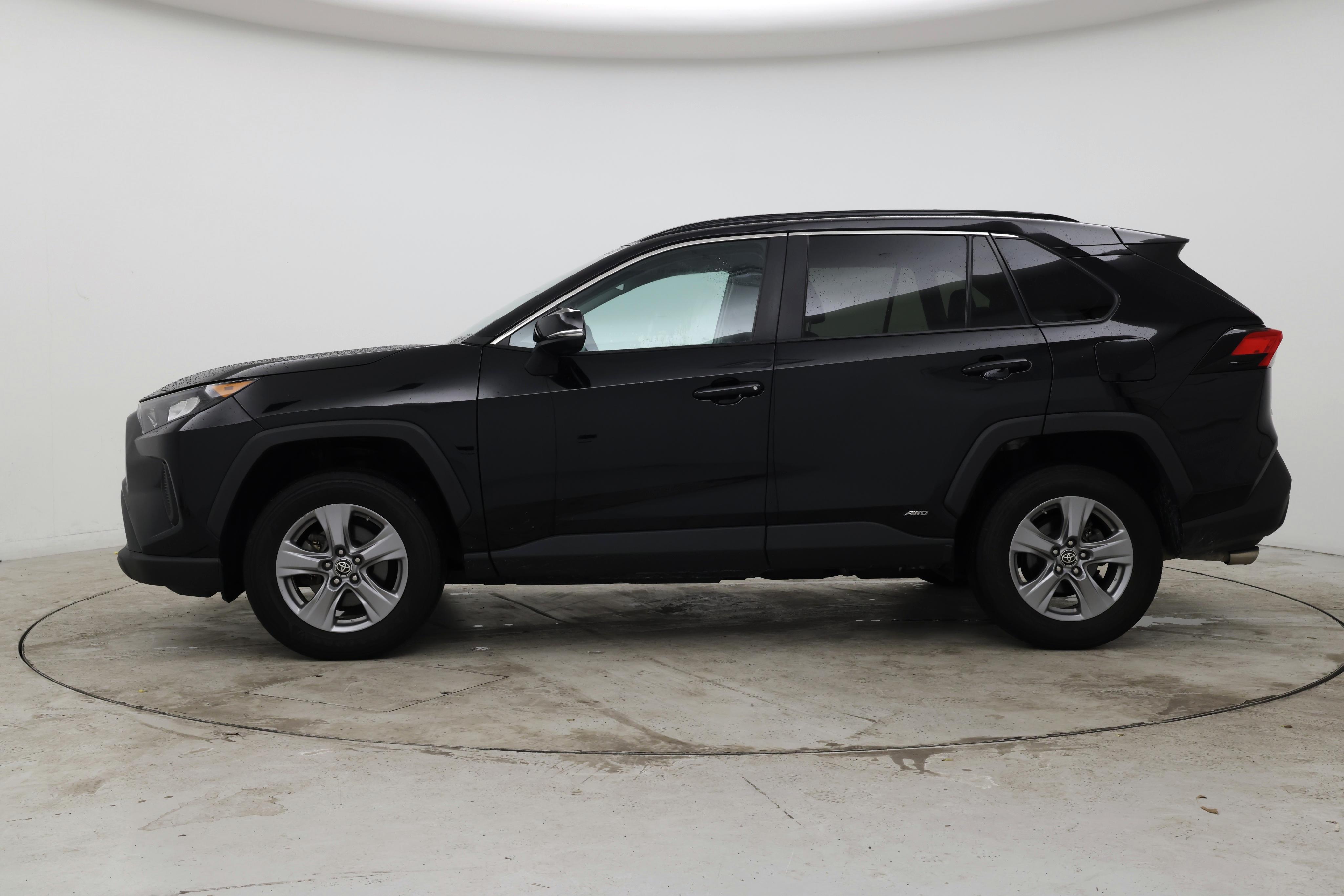 Thumbnail: 2022 Toyota RAV4 - 3