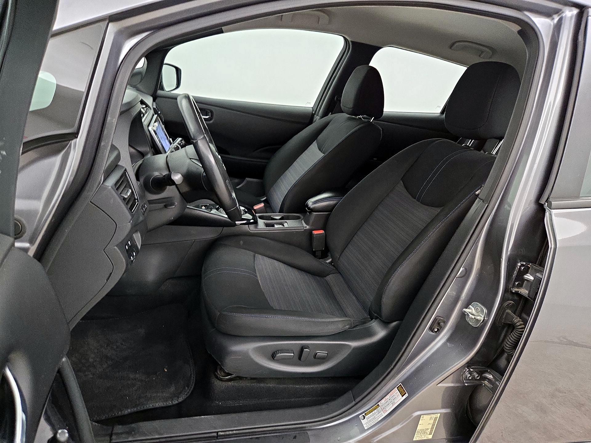 Thumbnail: 2021 Nissan Leaf - 11