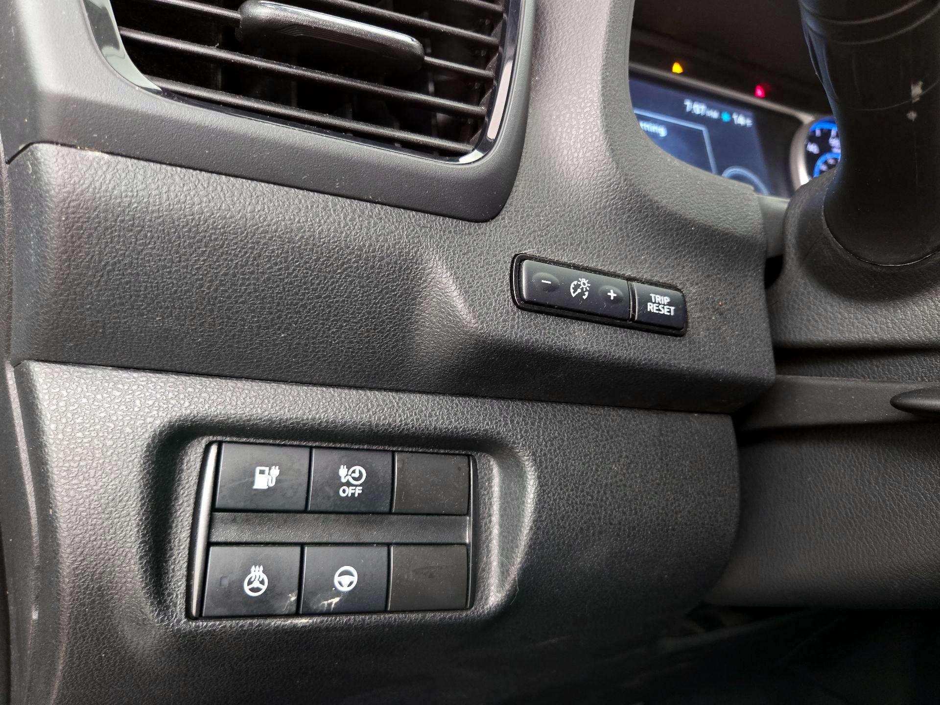 Thumbnail: 2021 Nissan Leaf - 13