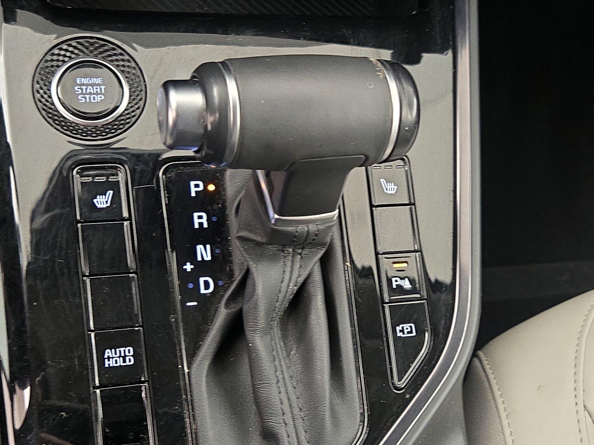 Thumbnail: 2023 Kia Niro - 18