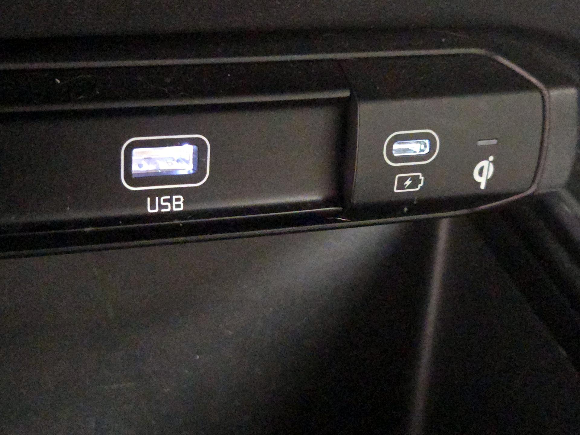 Thumbnail: 2023 Kia Niro - 19