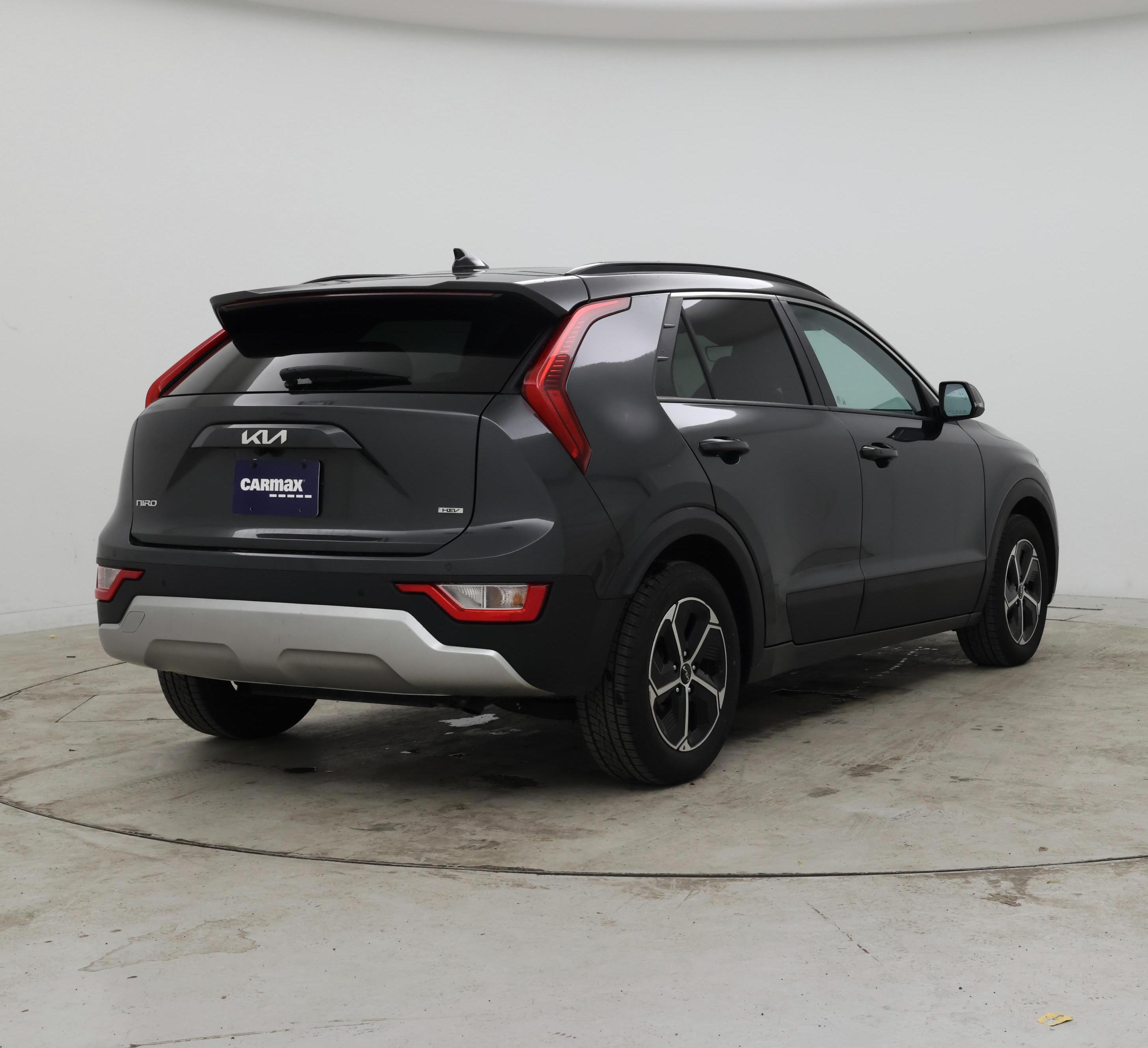 Thumbnail: 2023 Kia Niro - 8