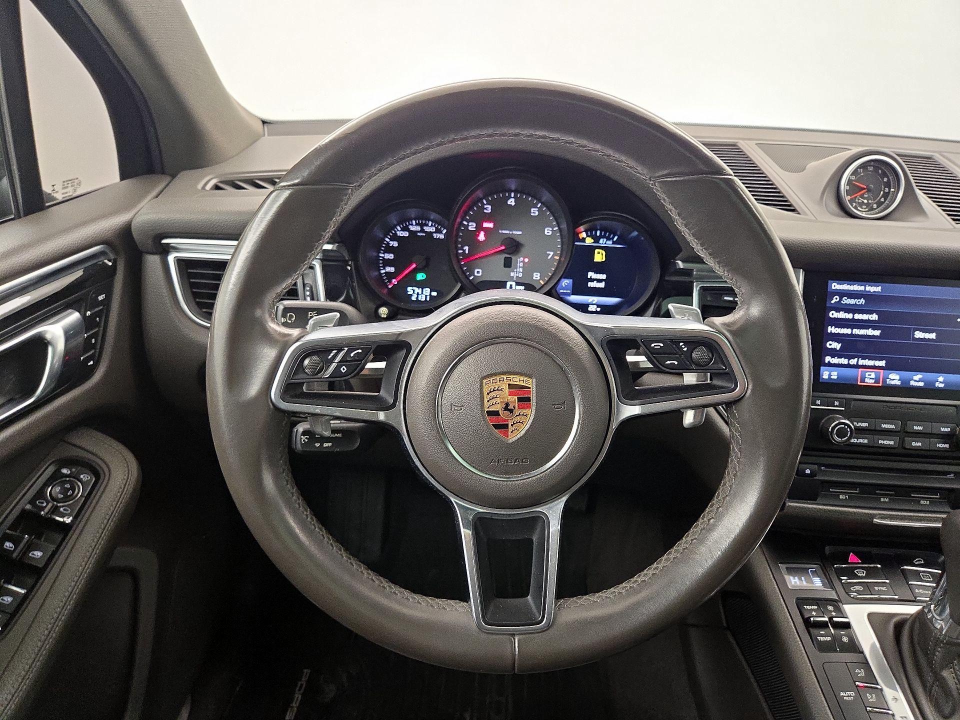 Thumbnail: 2018 Porsche Macan - 10