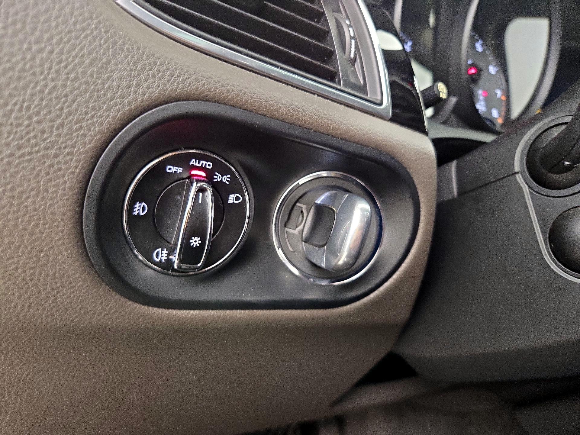 Thumbnail: 2018 Porsche Macan - 13