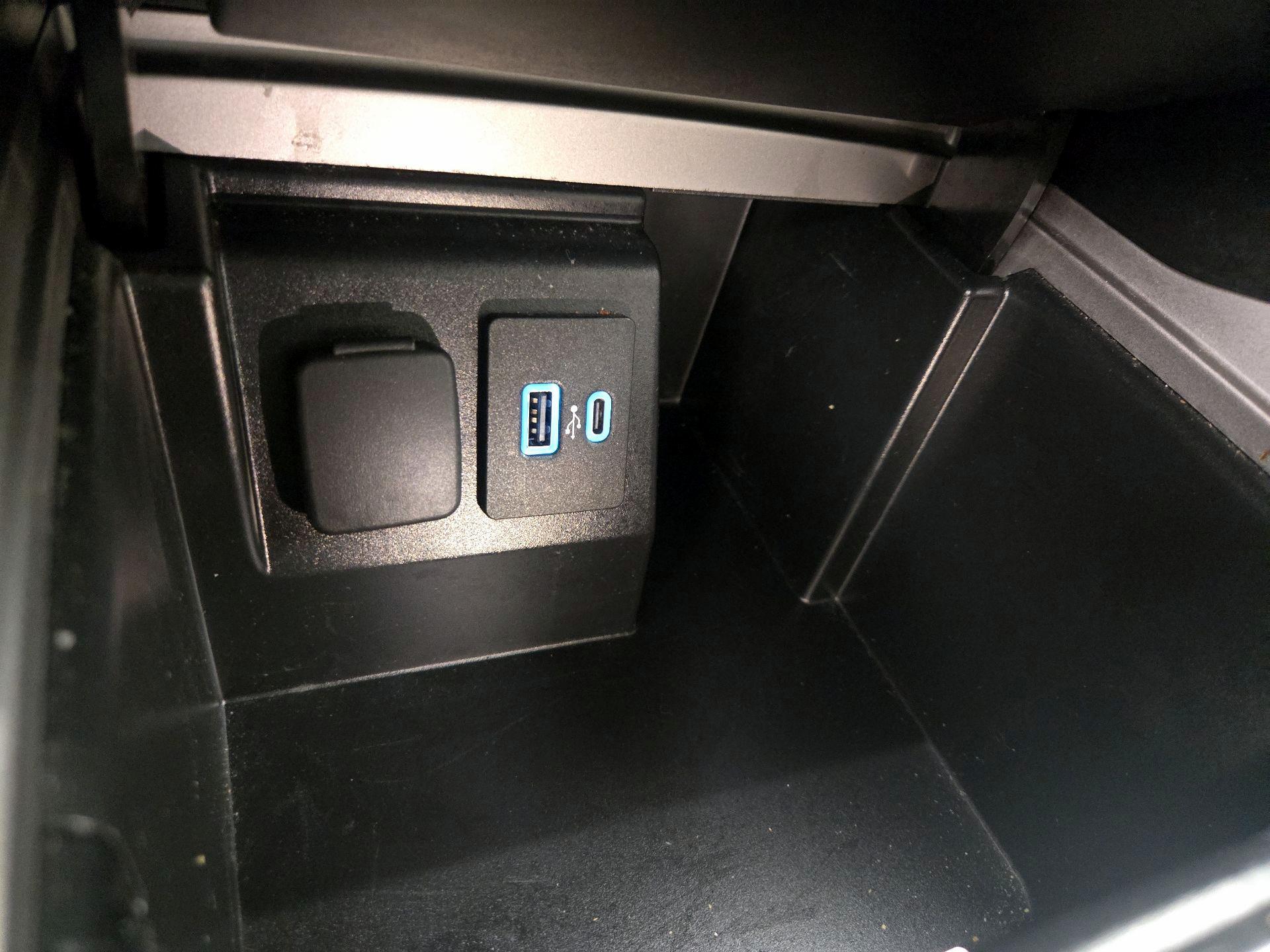 Thumbnail: 2021 Ford Explorer - 18