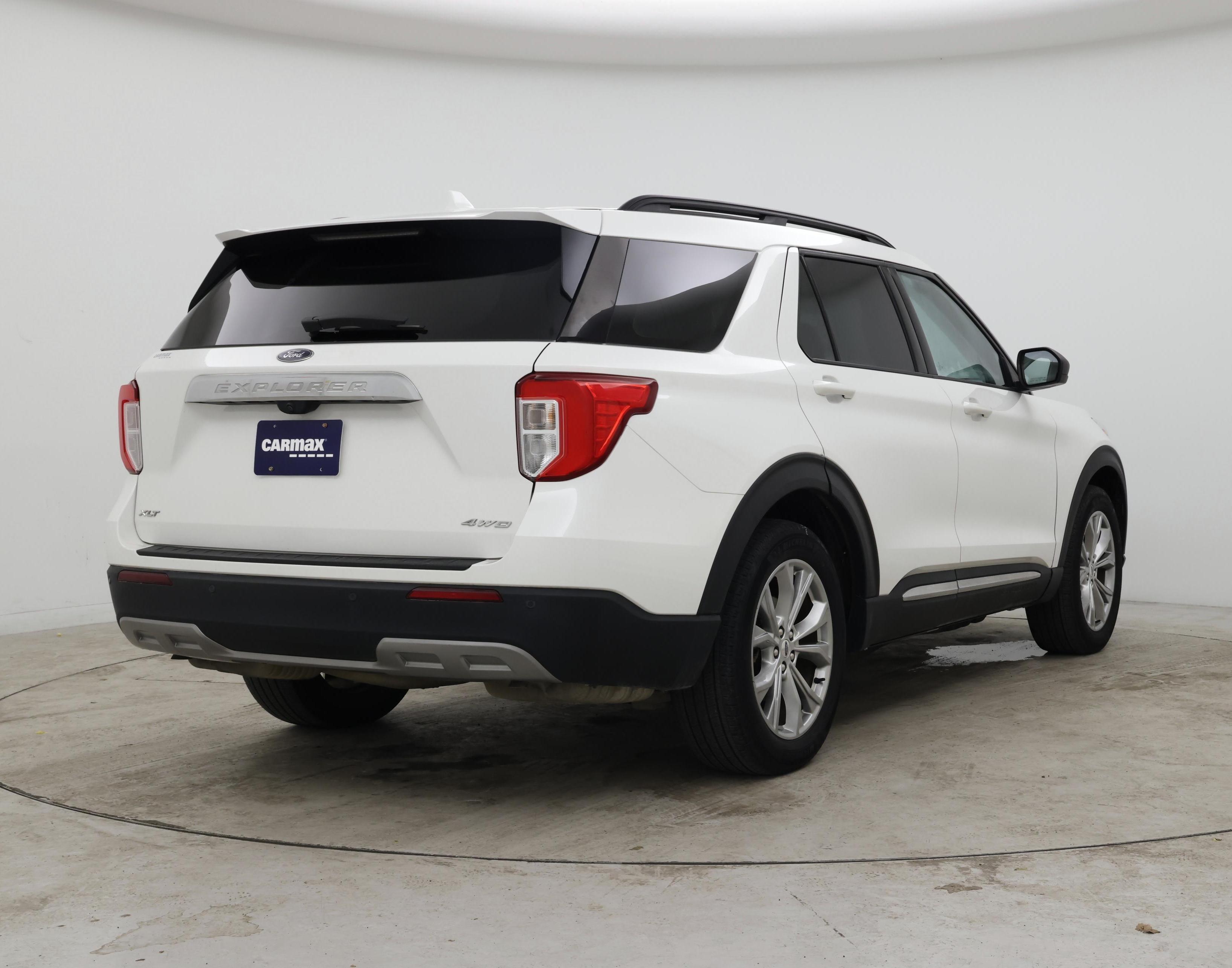Thumbnail: 2021 Ford Explorer - 8