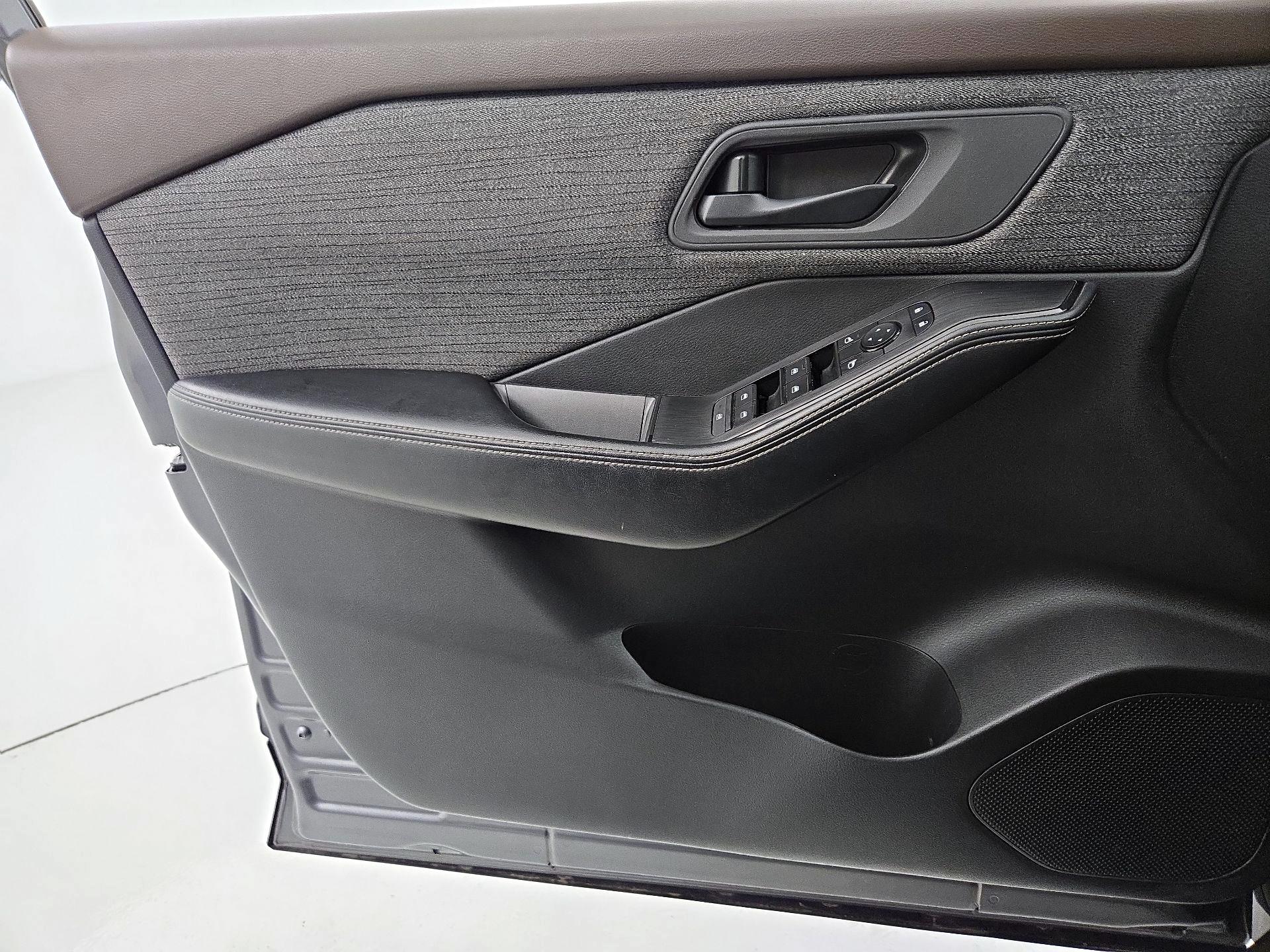 Thumbnail: 2021 Nissan Rogue - 12