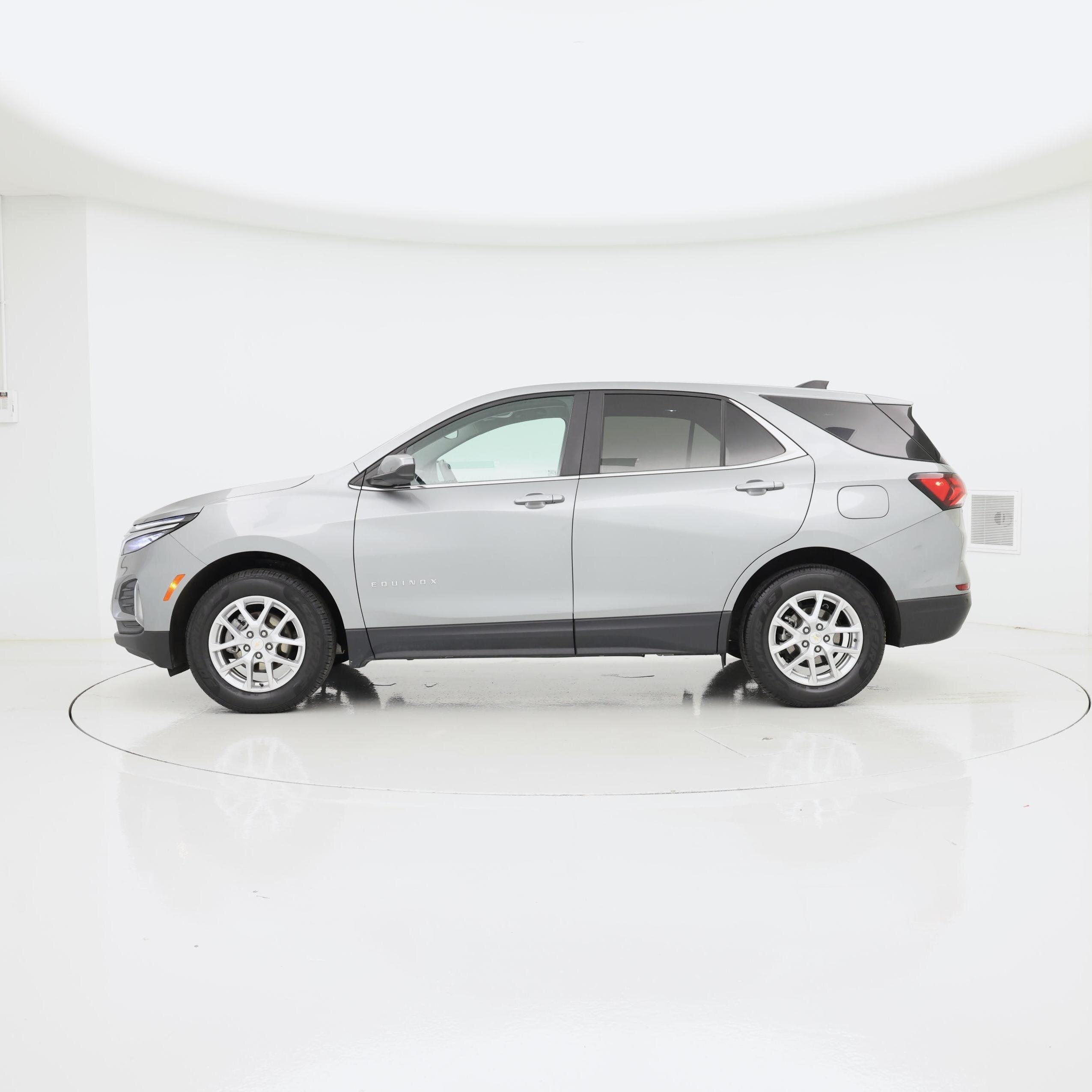 Thumbnail: 2023 Chevrolet Equinox - 3
