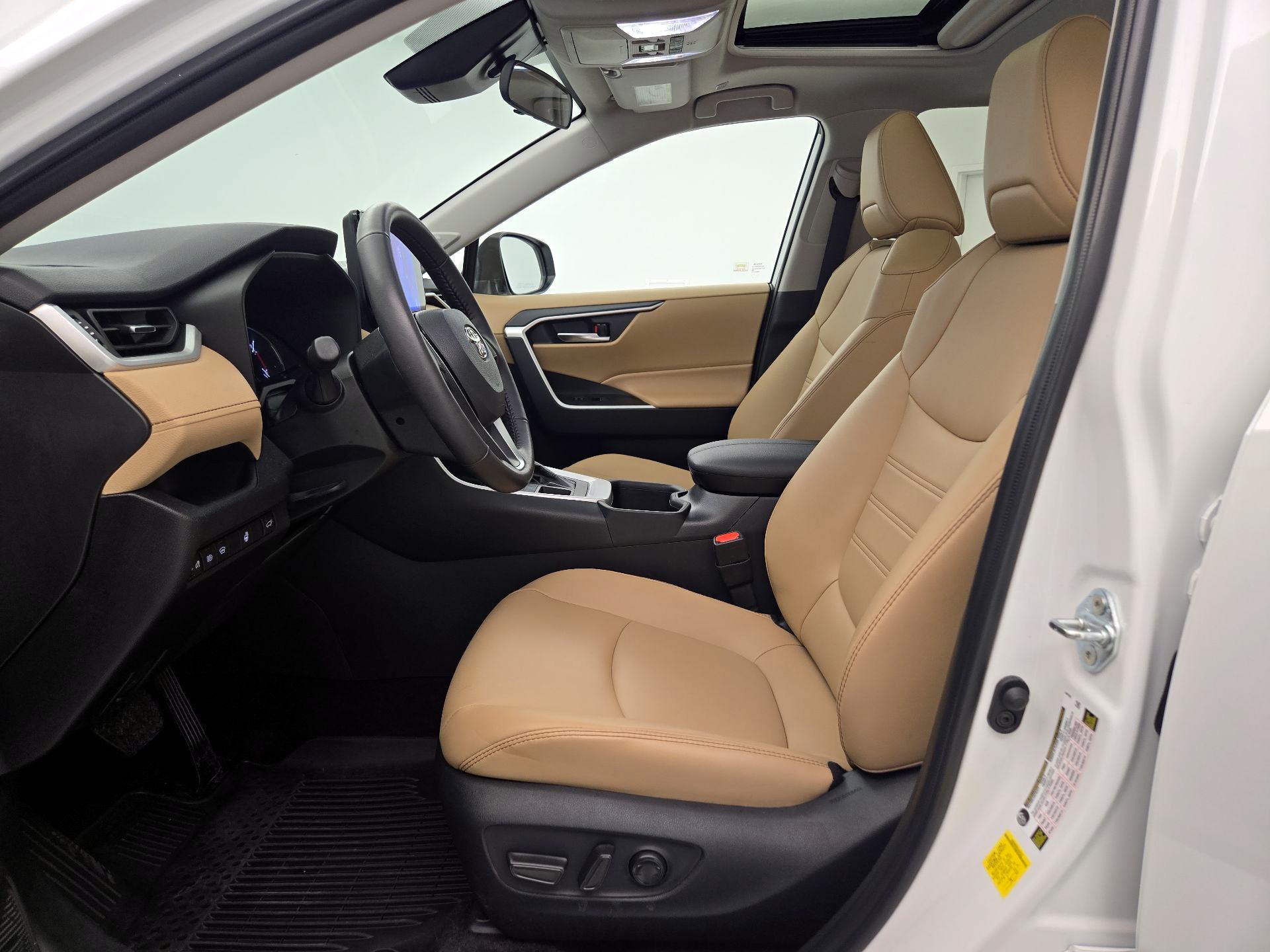 Thumbnail: 2024 Toyota RAV4 - 11