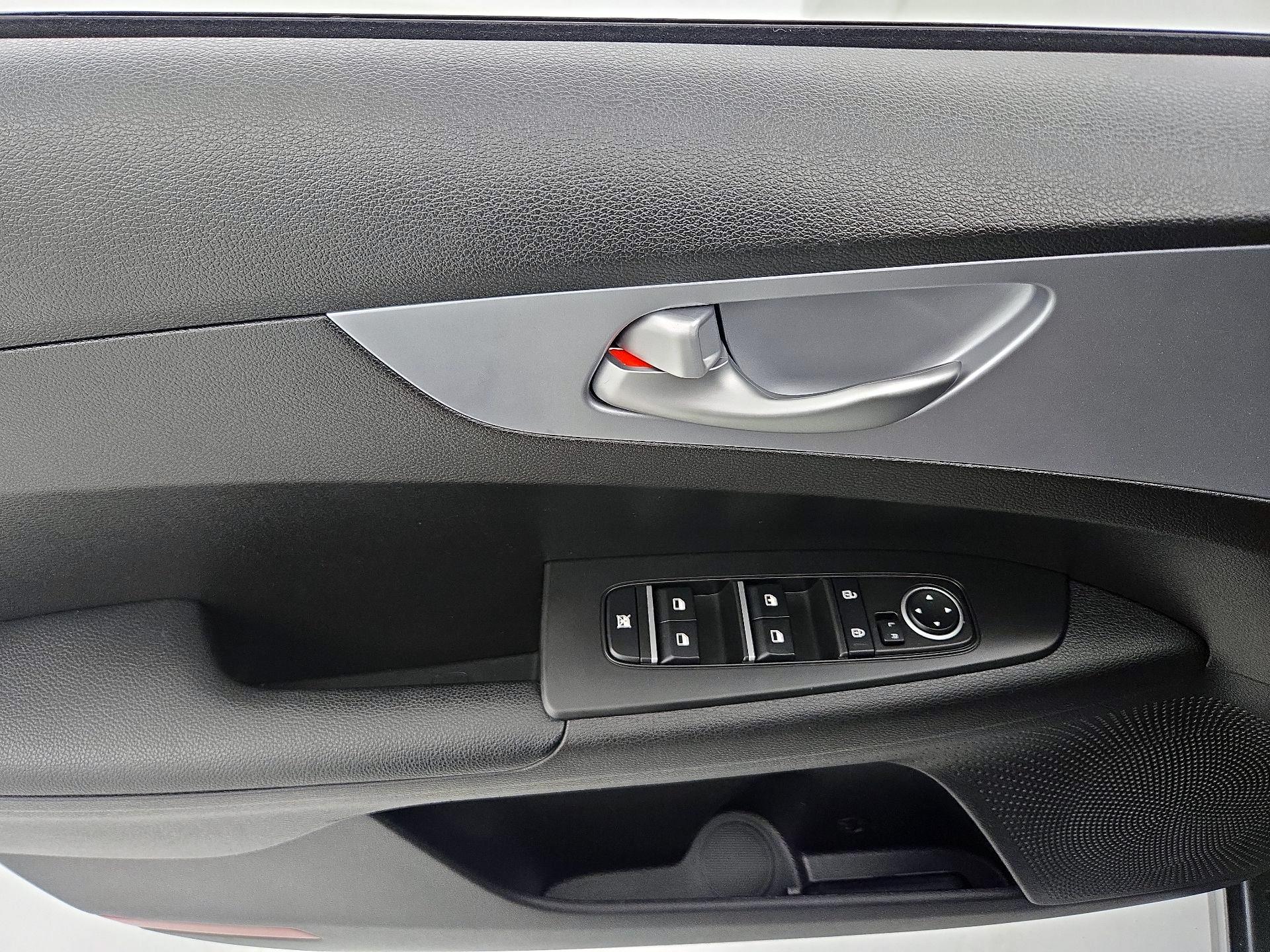 Thumbnail: 2023 Kia Forte - 12