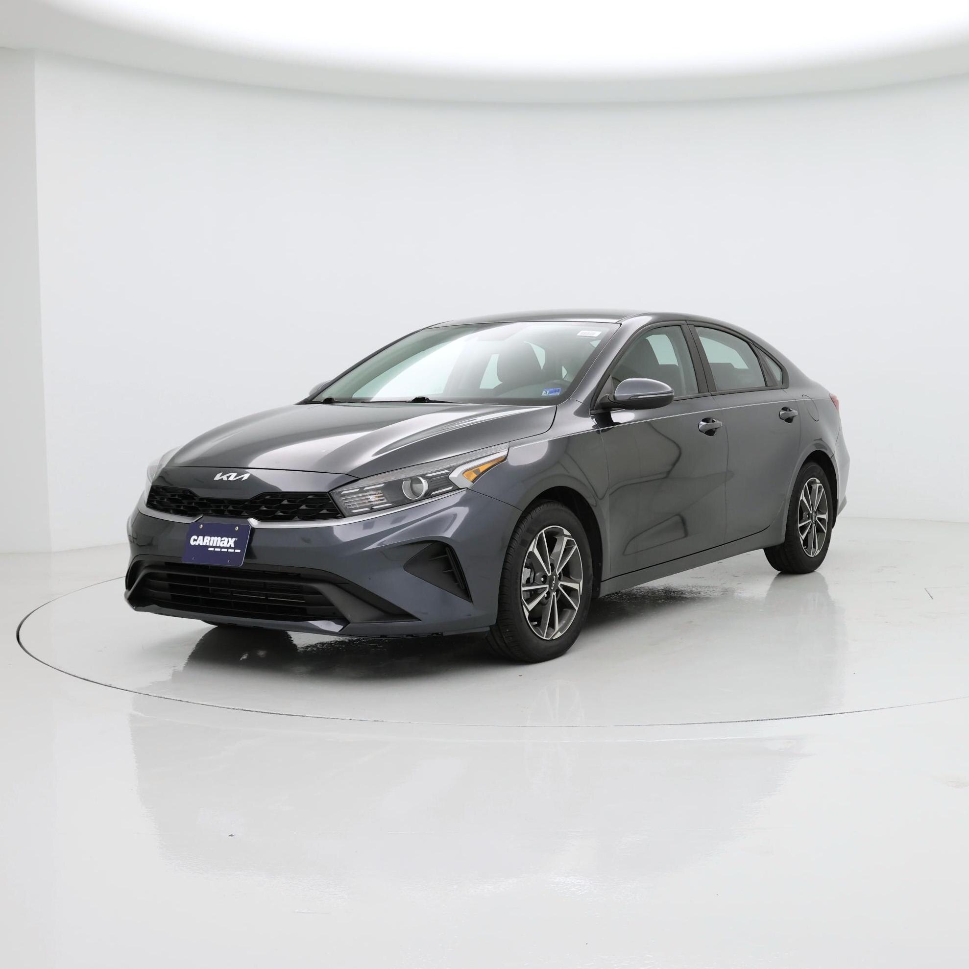 Thumbnail: 2023 Kia Forte - 4