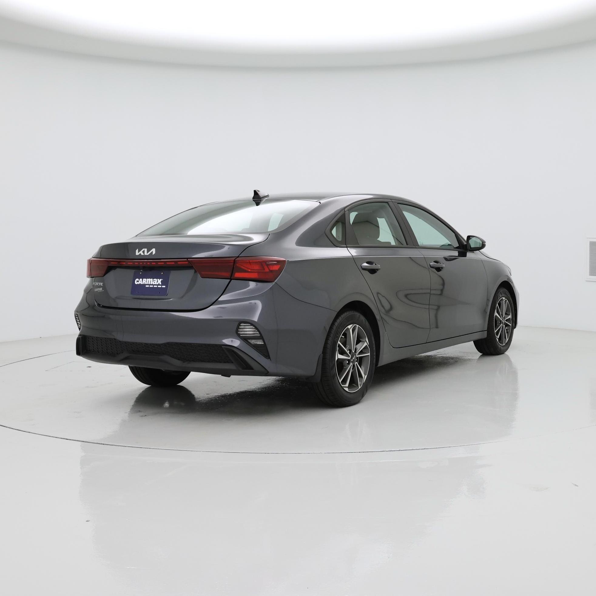 Thumbnail: 2023 Kia Forte - 8