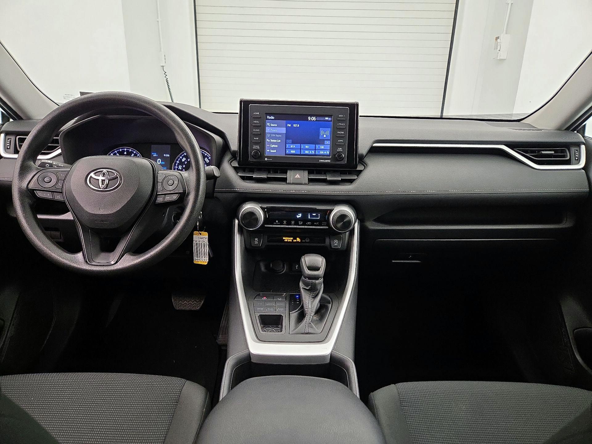 Thumbnail: 2022 Toyota RAV4 - 9