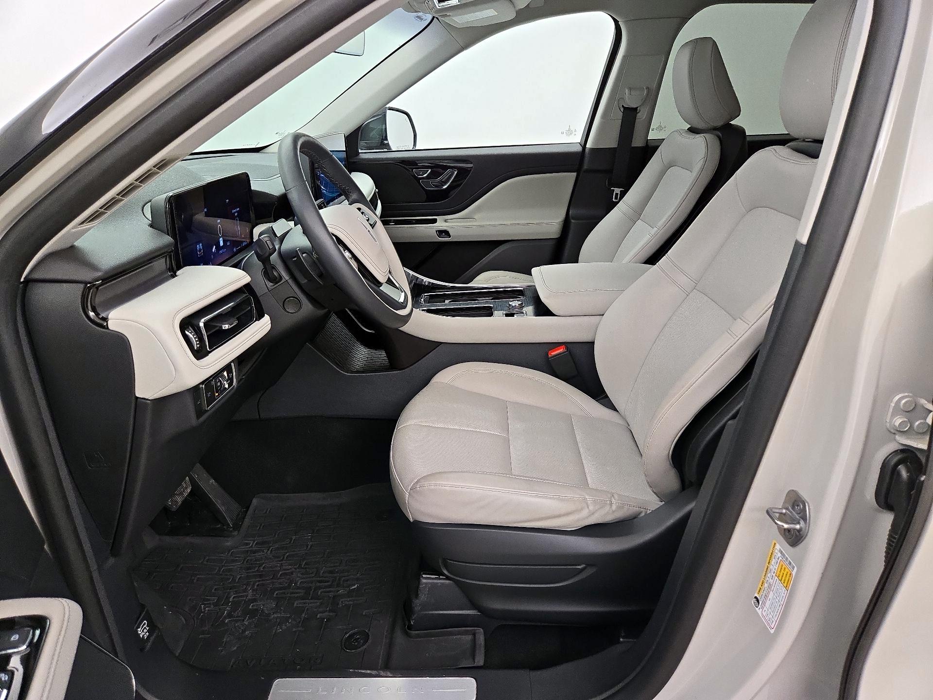 Thumbnail: 2025 Lincoln Aviator - 11