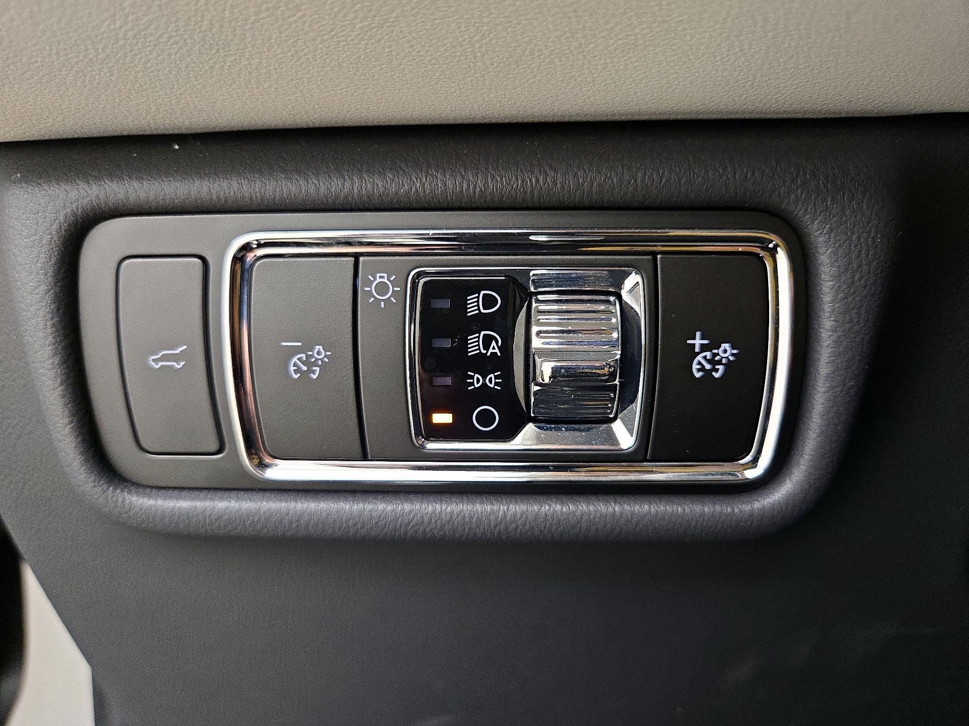 Thumbnail: 2025 Lincoln Aviator - 13