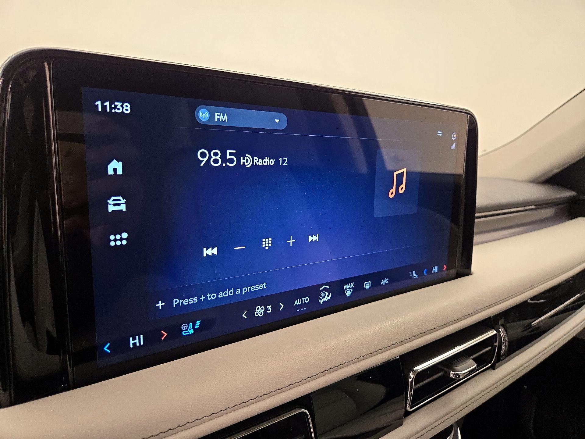 Thumbnail: 2025 Lincoln Aviator - 16