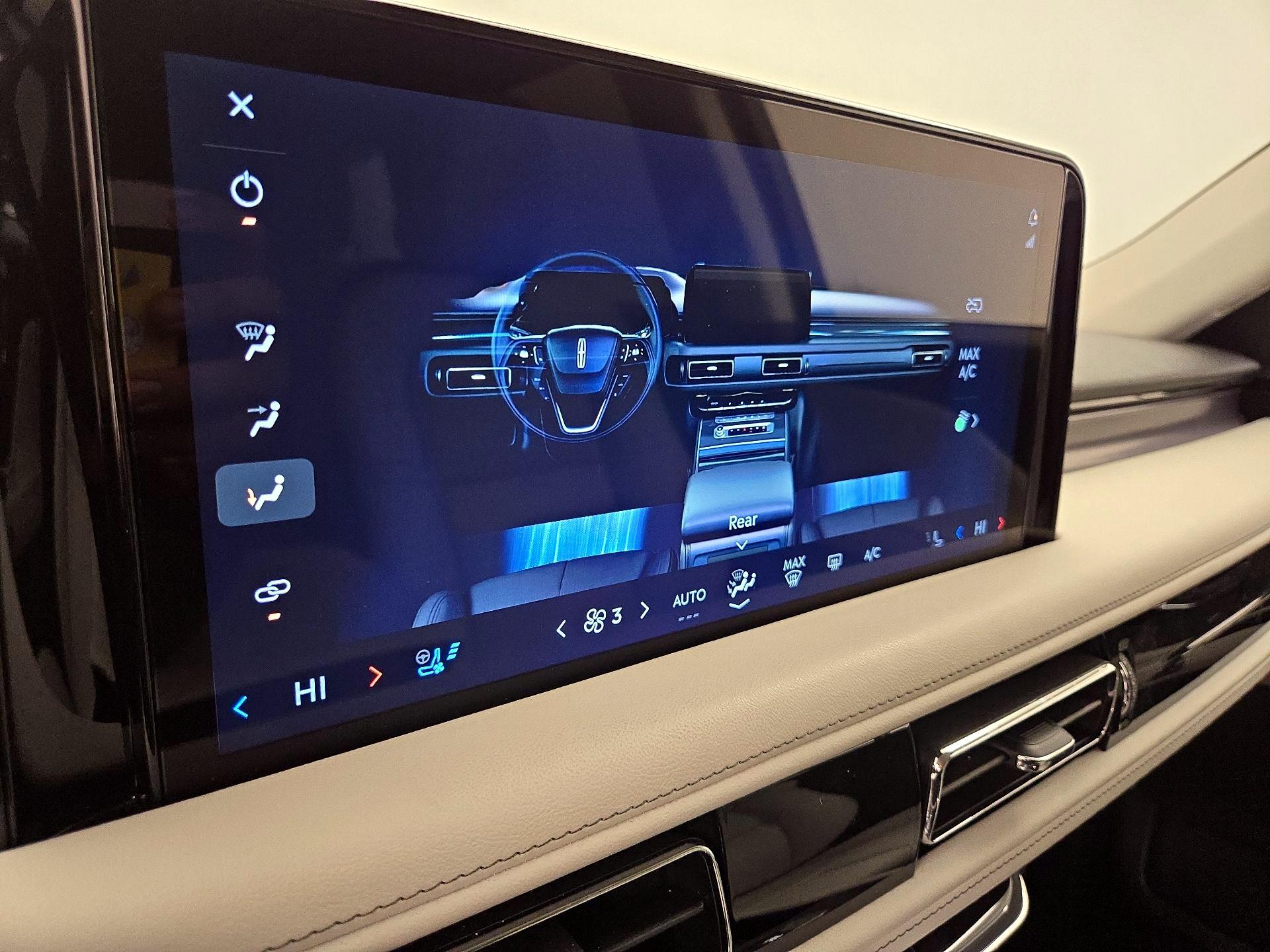 Thumbnail: 2025 Lincoln Aviator - 17