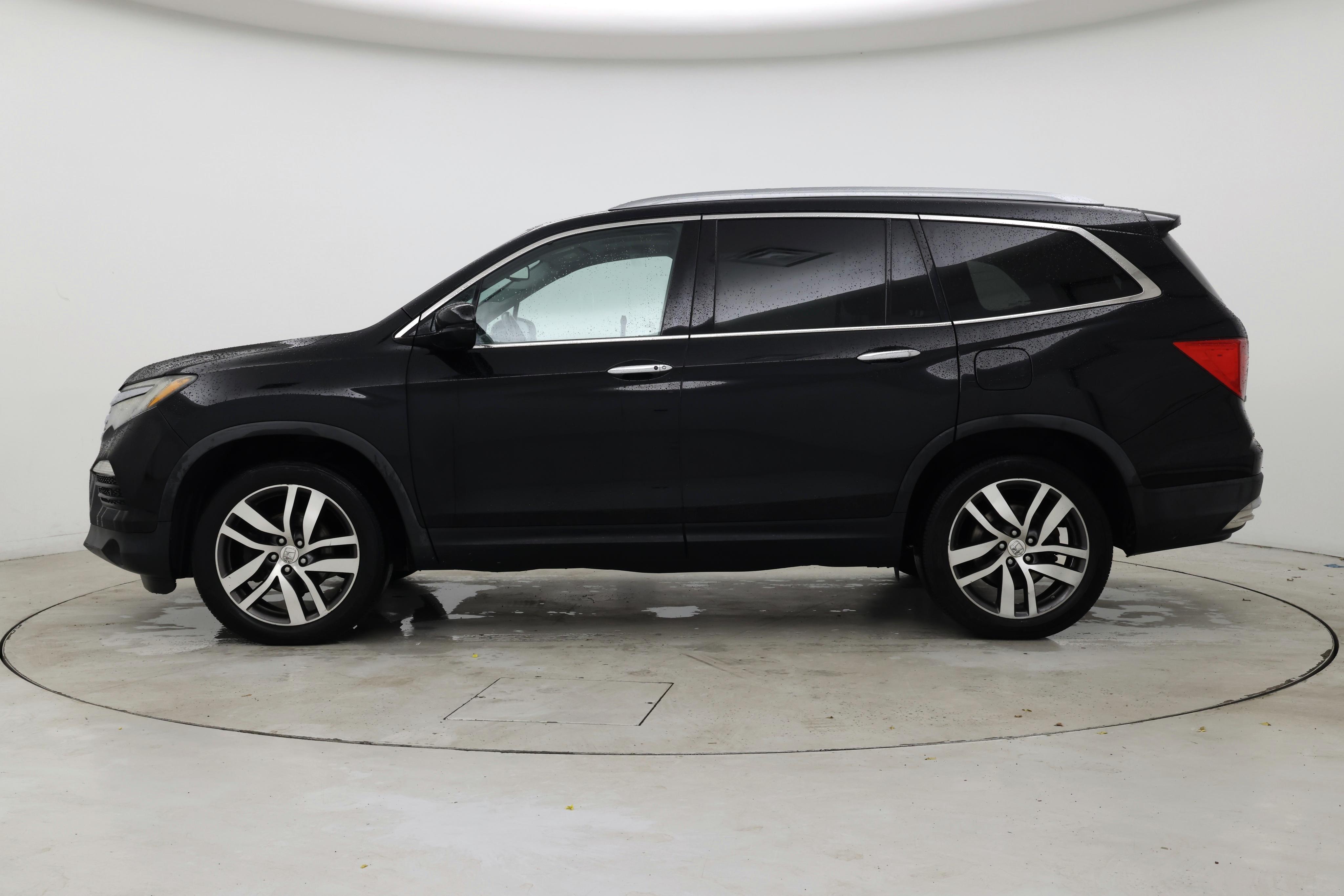 Thumbnail: 2016 Honda Pilot - 3