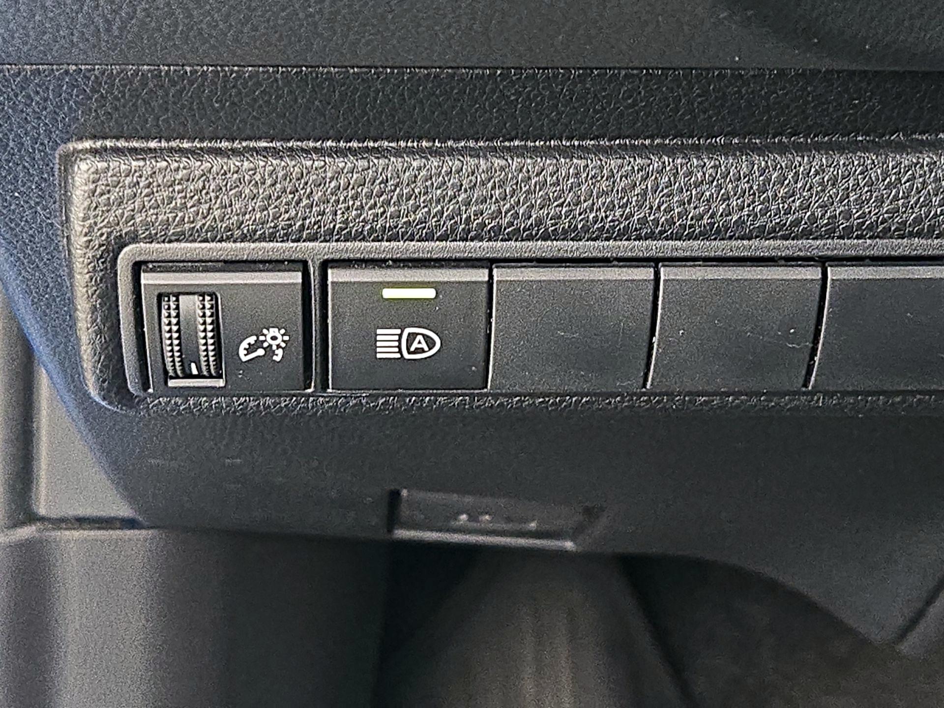 Thumbnail: 2022 Toyota Corolla - 13