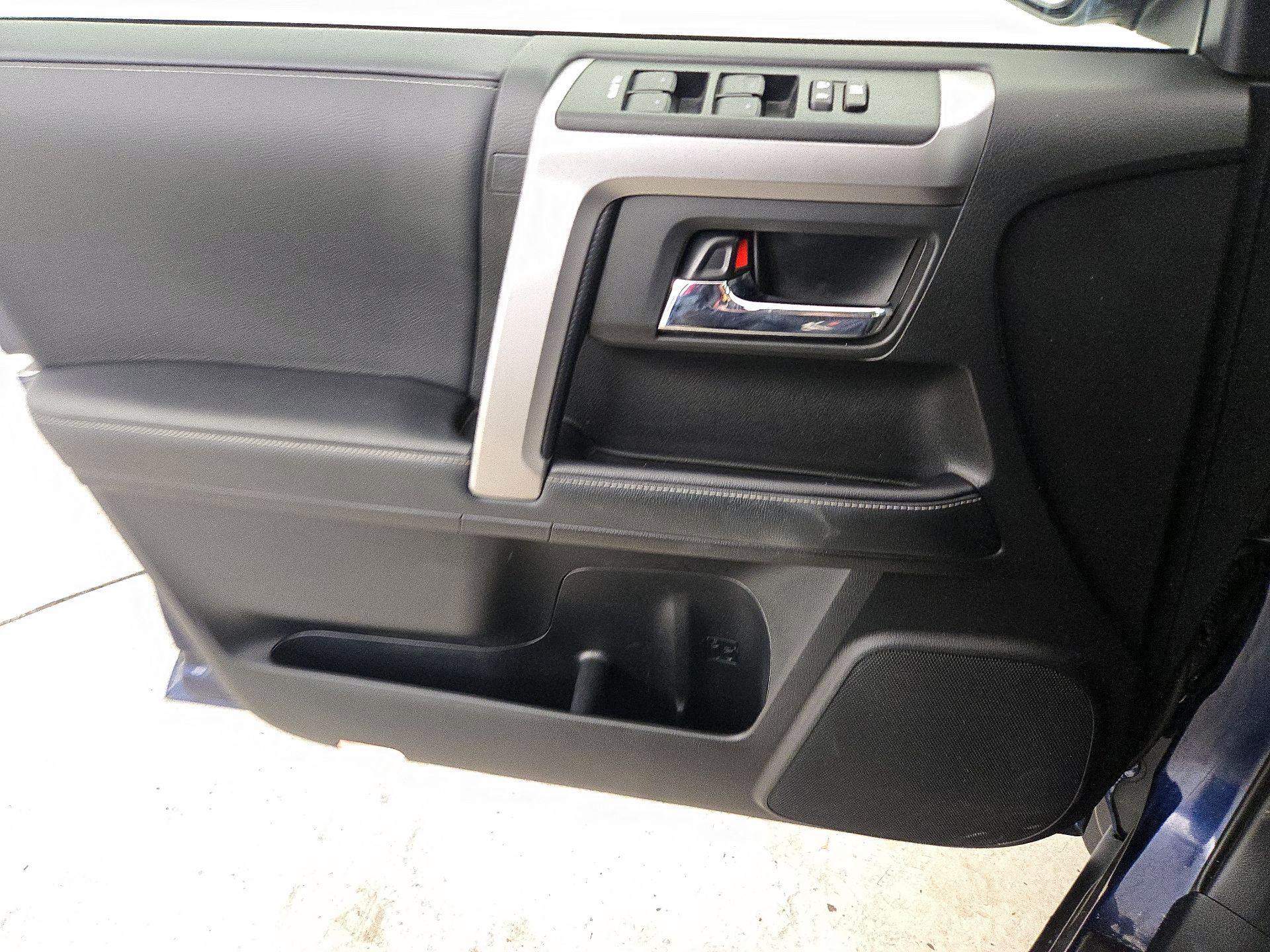 Thumbnail: 2021 Toyota 4Runner - 12