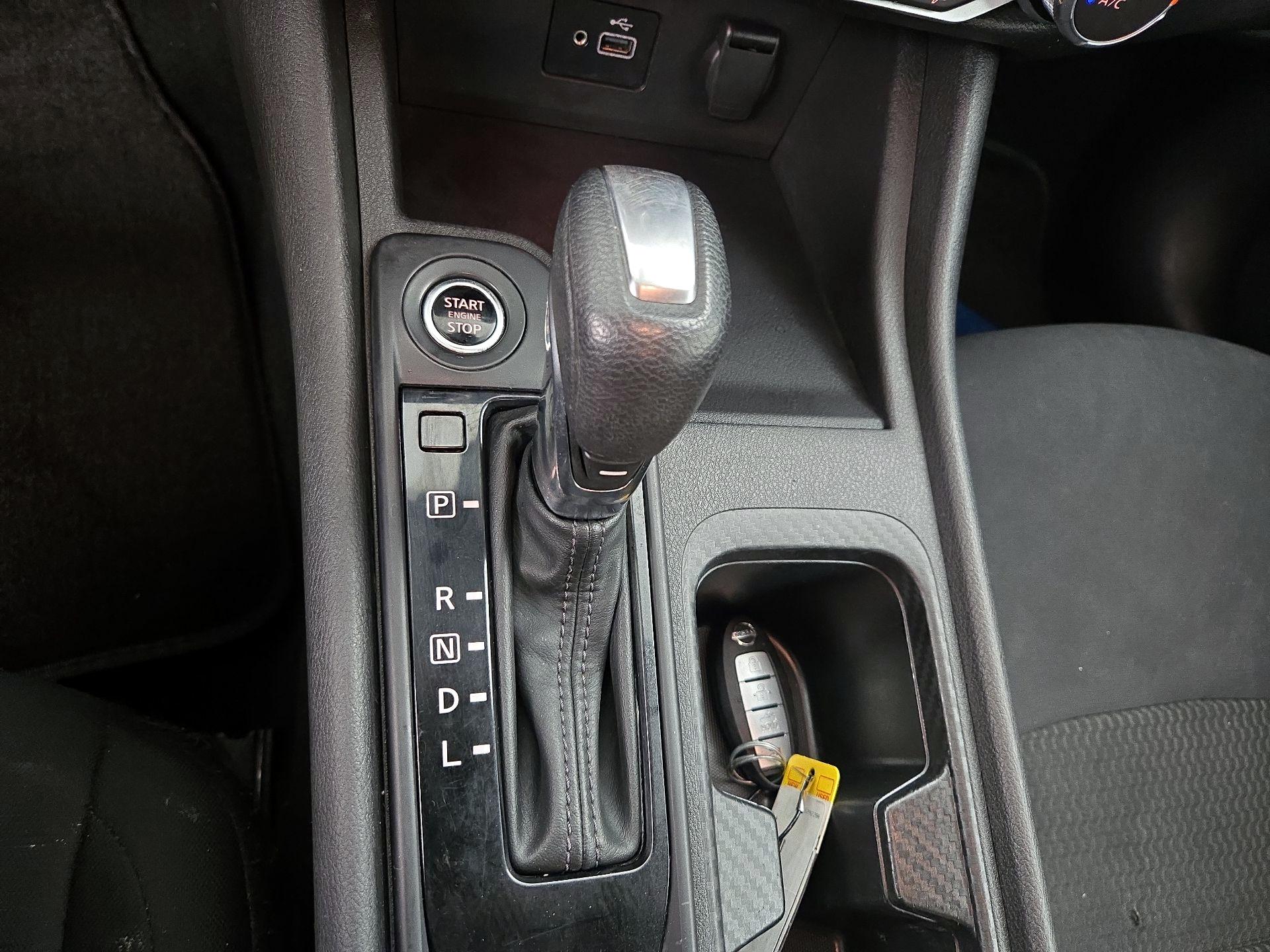 Thumbnail: 2023 Nissan Sentra - 17