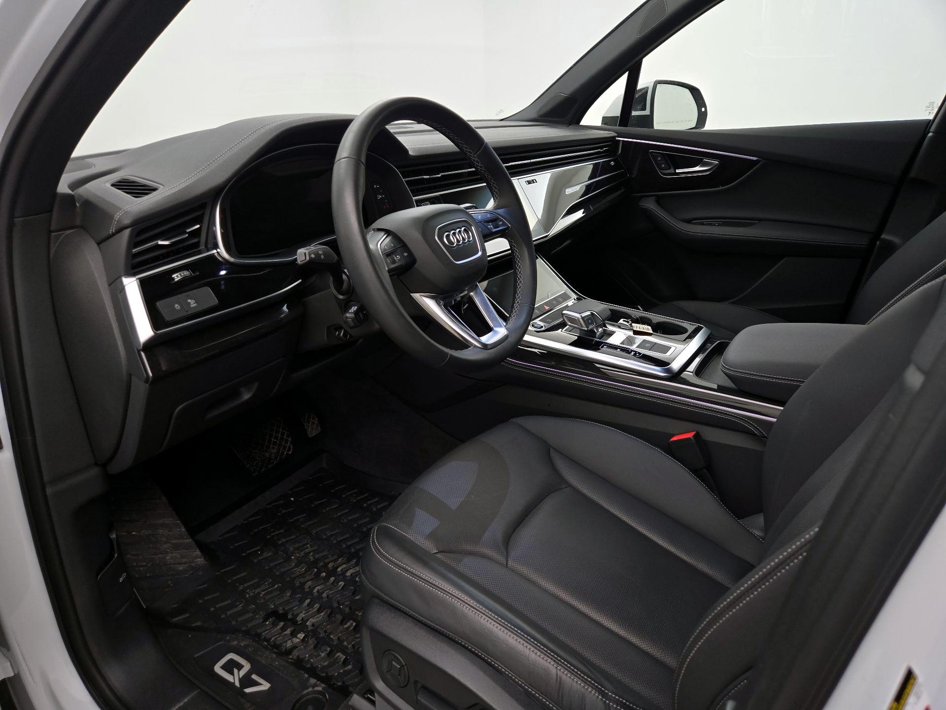 Thumbnail: 2025 Audi Q7 - 11