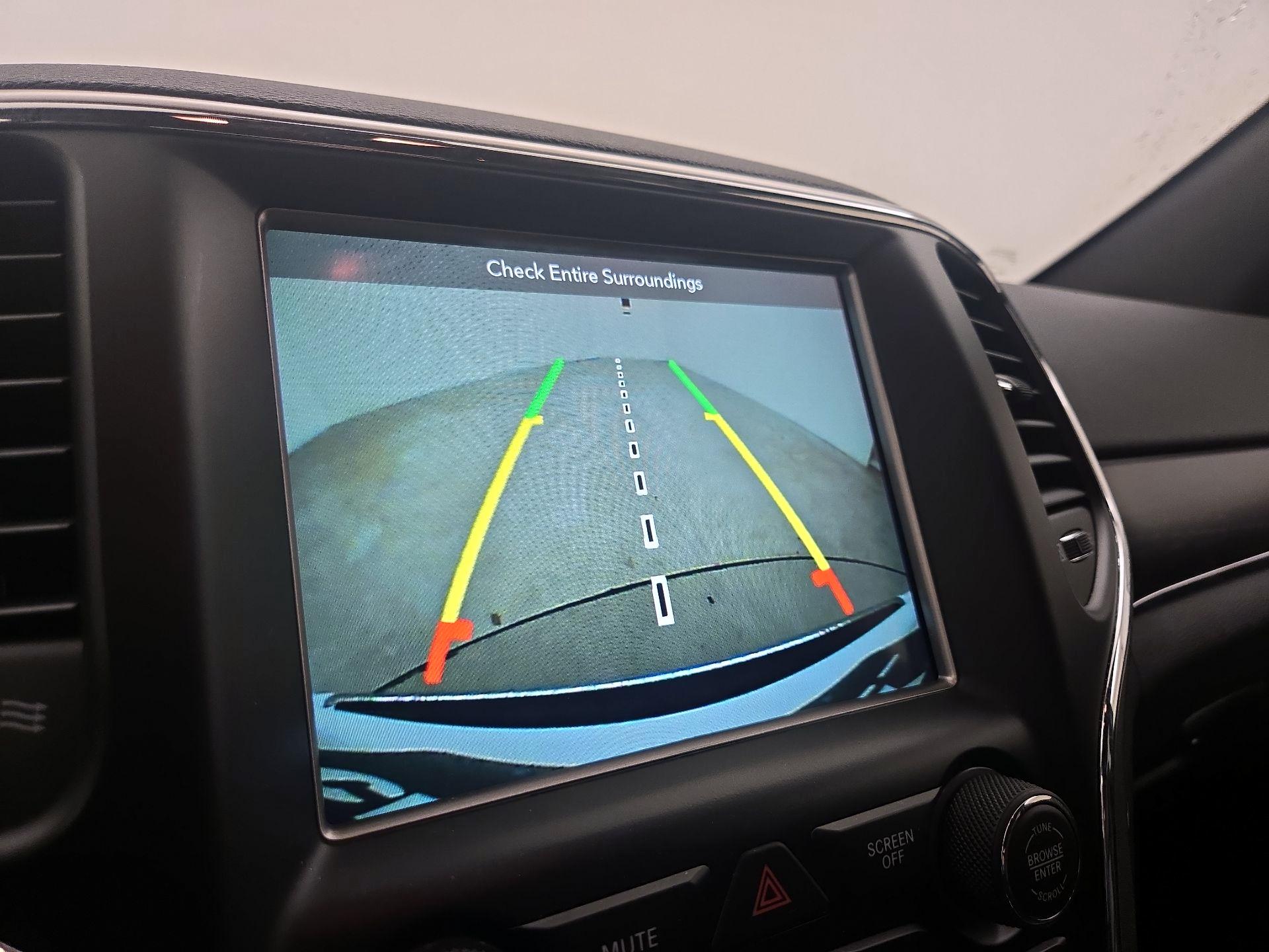 Thumbnail: 2018 Jeep Grand Cherokee - 14