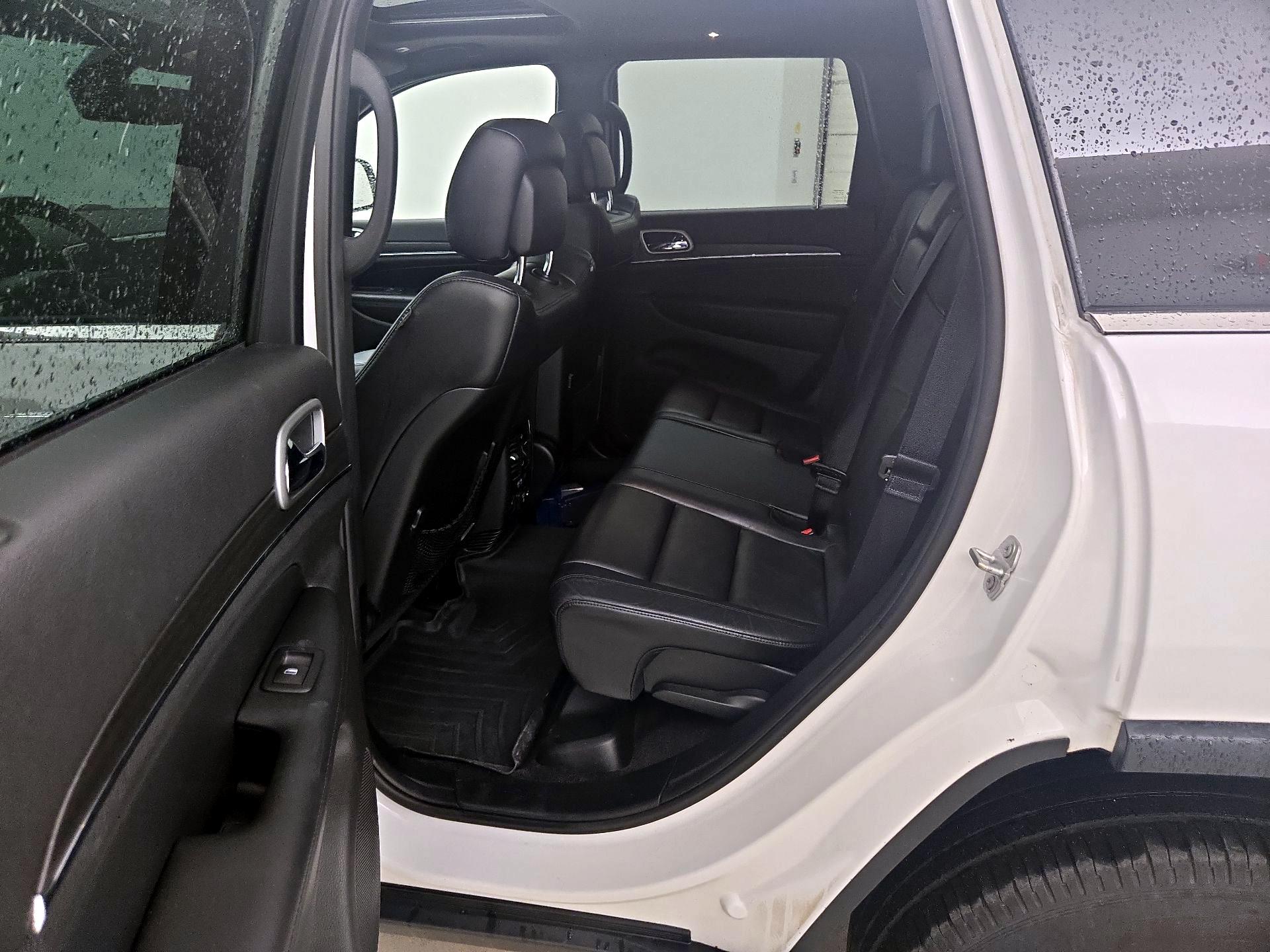 Thumbnail: 2018 Jeep Grand Cherokee - 20