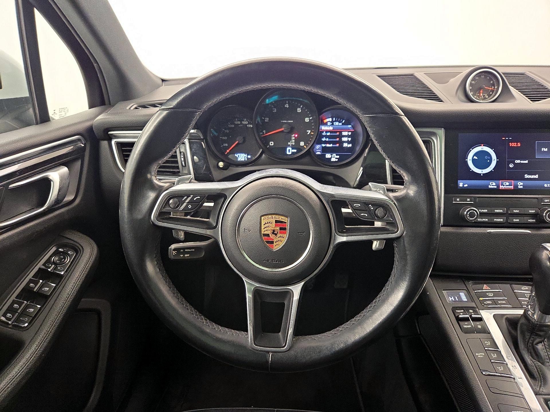 Thumbnail: 2018 Porsche Macan - 10