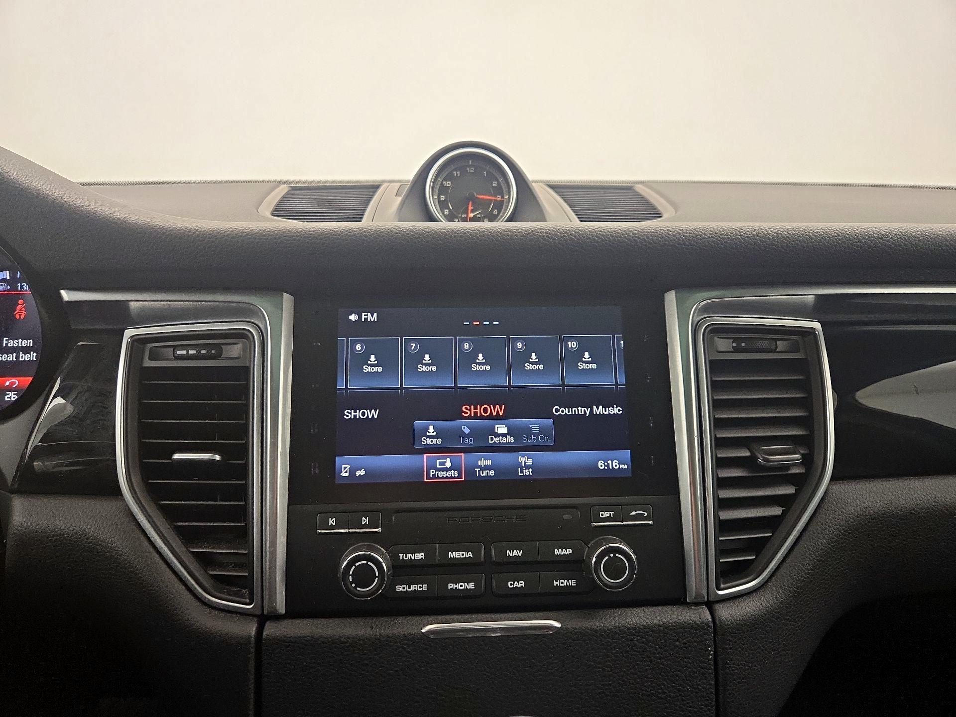 Thumbnail: 2018 Porsche Macan - 15