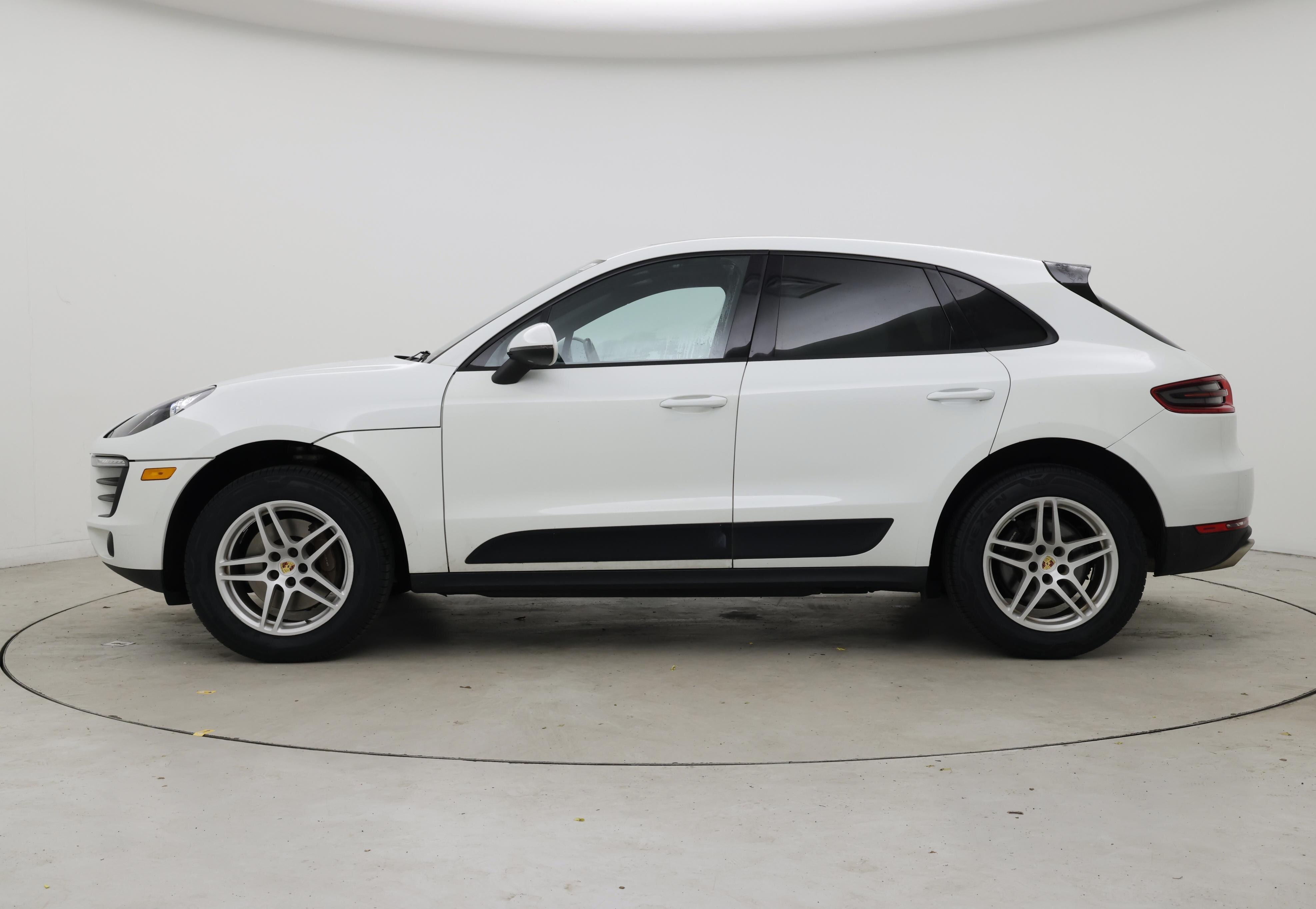 Thumbnail: 2018 Porsche Macan - 3