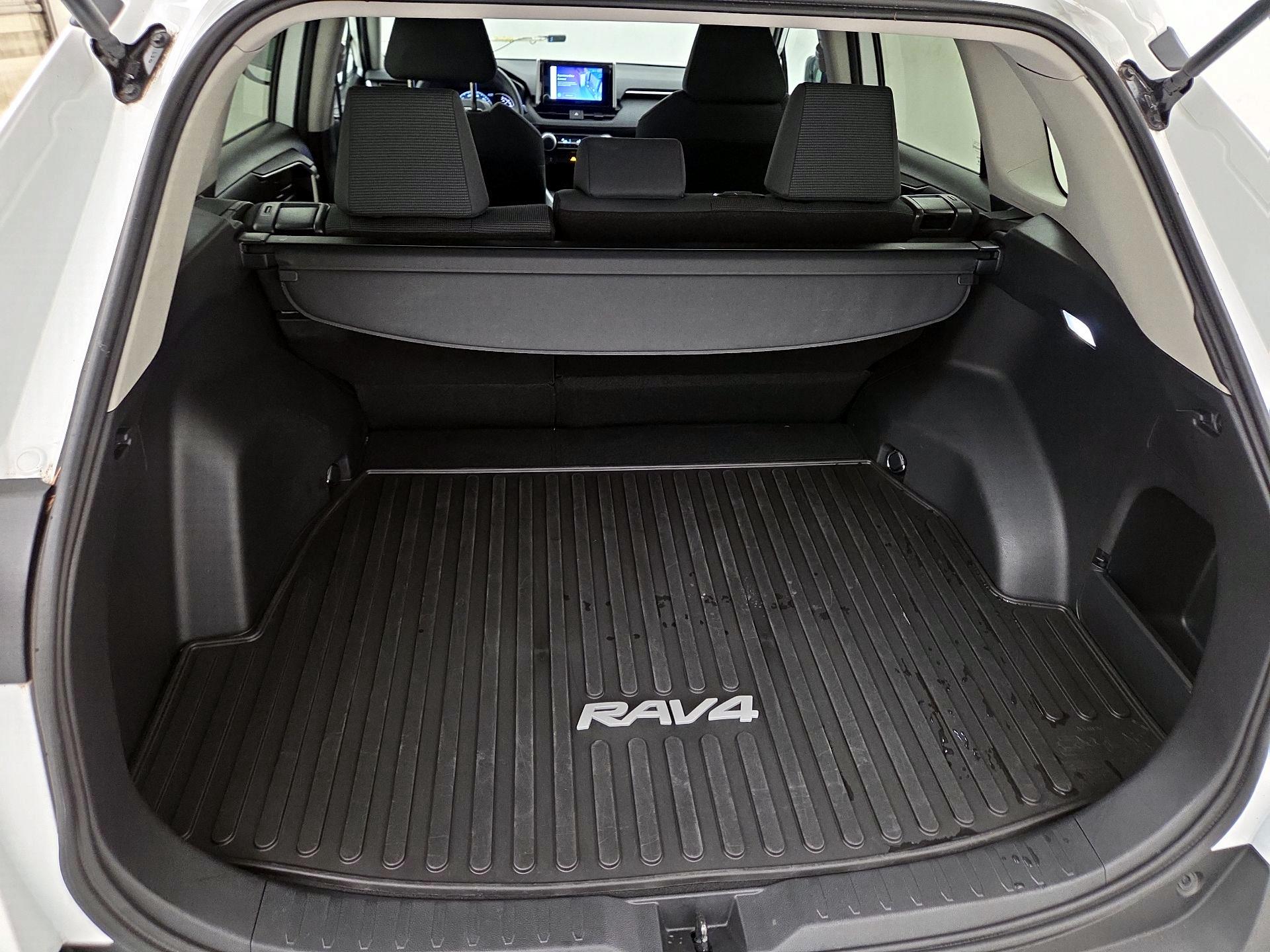 Thumbnail: 2024 Toyota RAV4 - 20