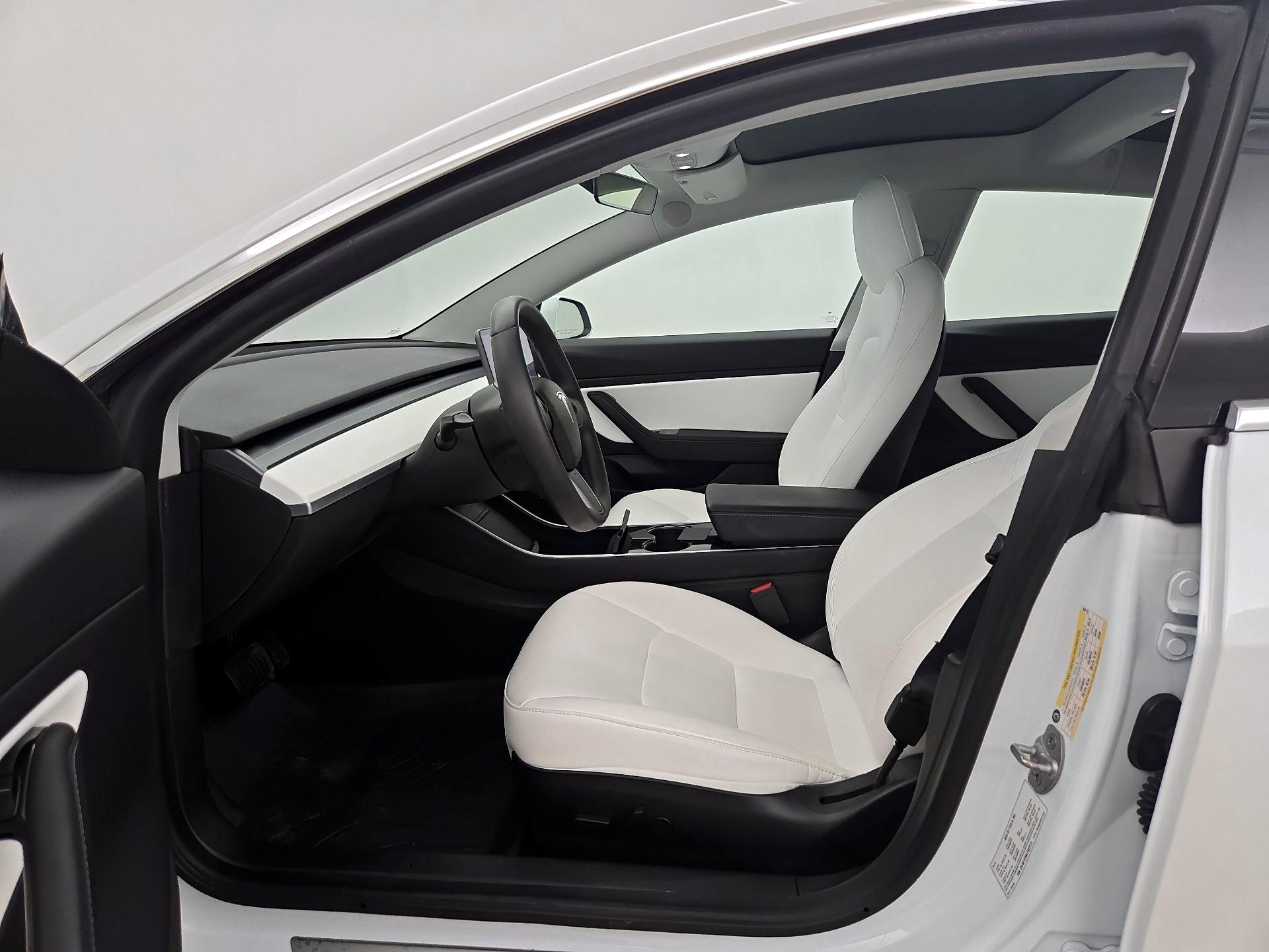 Thumbnail: 2020 Tesla Model 3 - 11