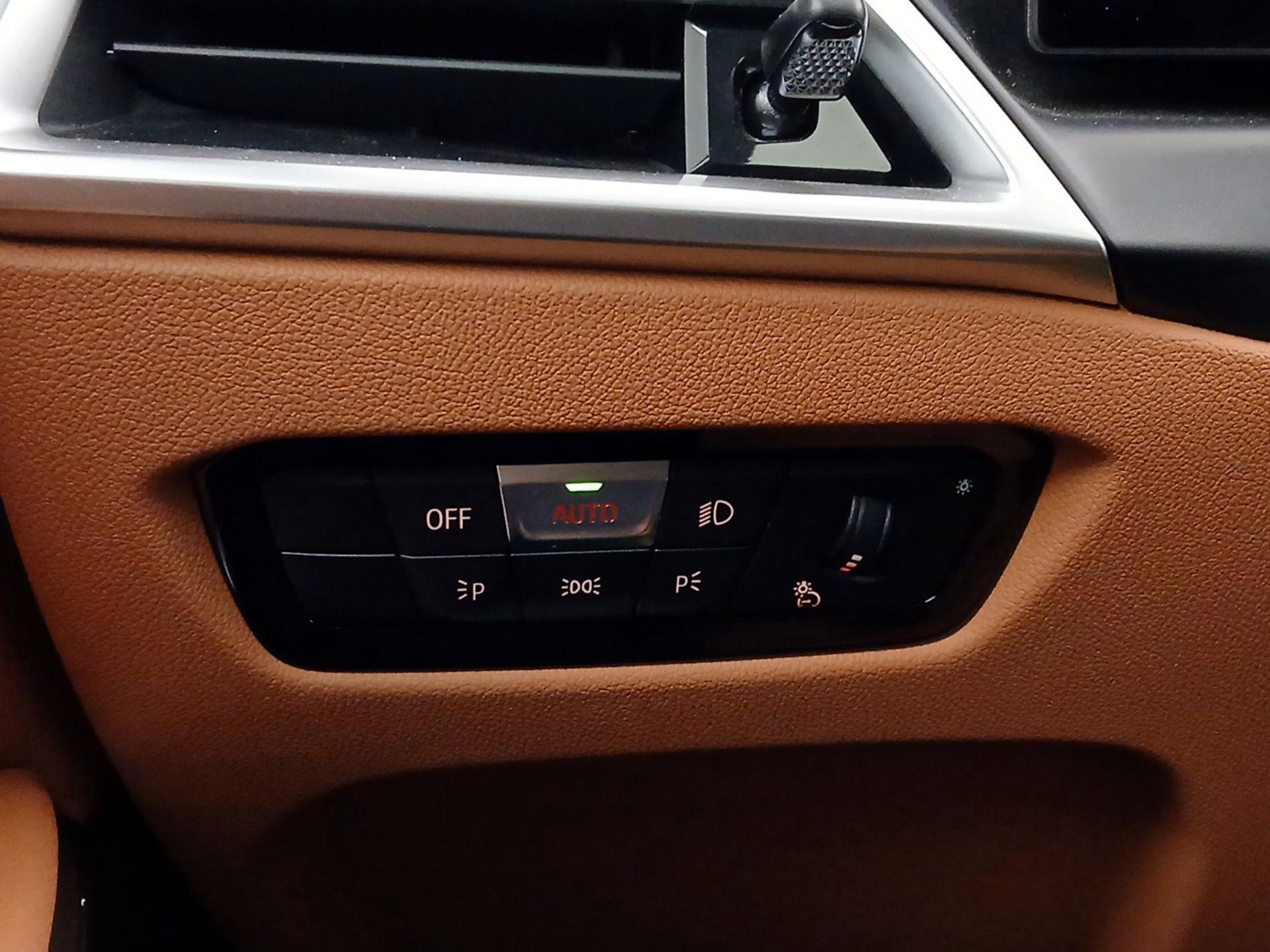 Thumbnail: 2025 BMW 3 Series - 13