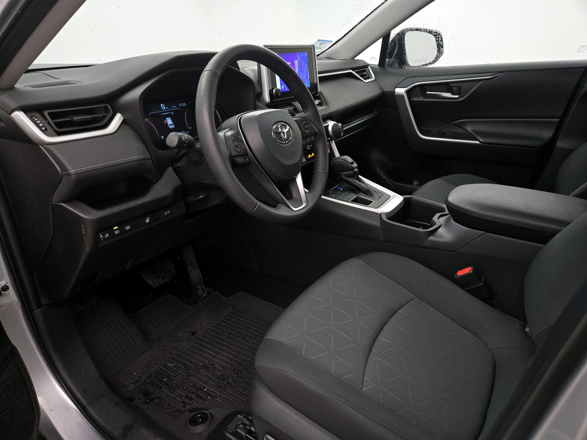 Thumbnail: 2025 Toyota RAV4 - 11