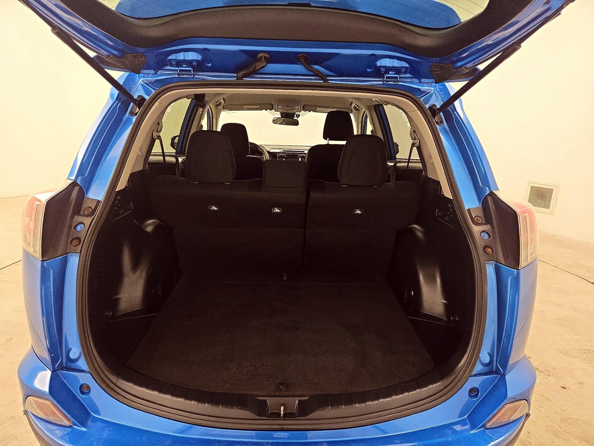 Thumbnail: 2017 Toyota RAV4 - 20