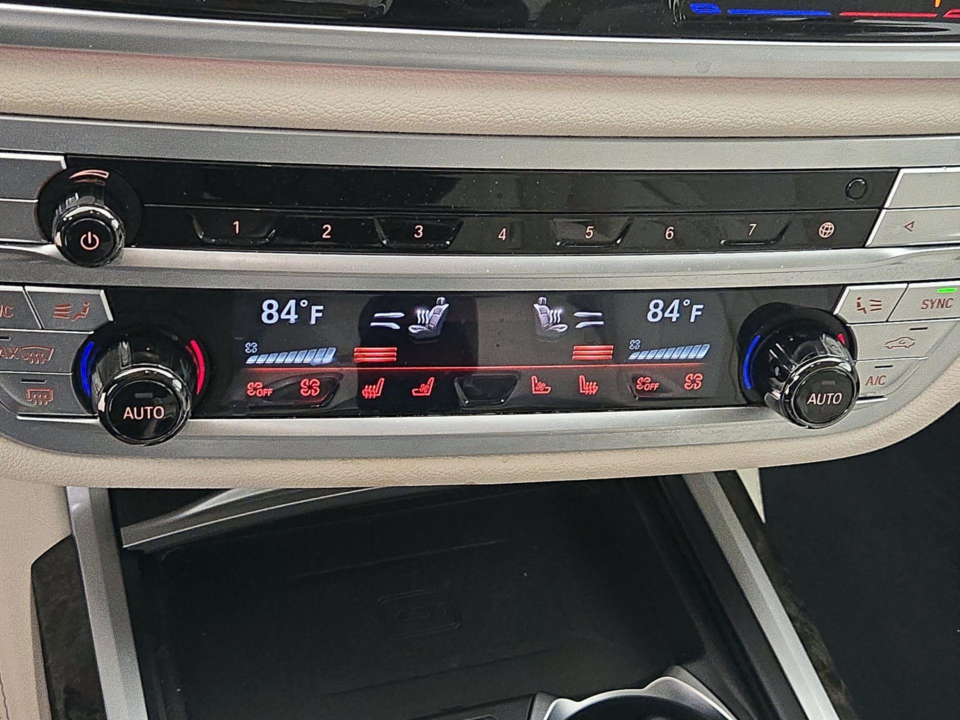 Thumbnail: 2021 BMW 7 Series - 17